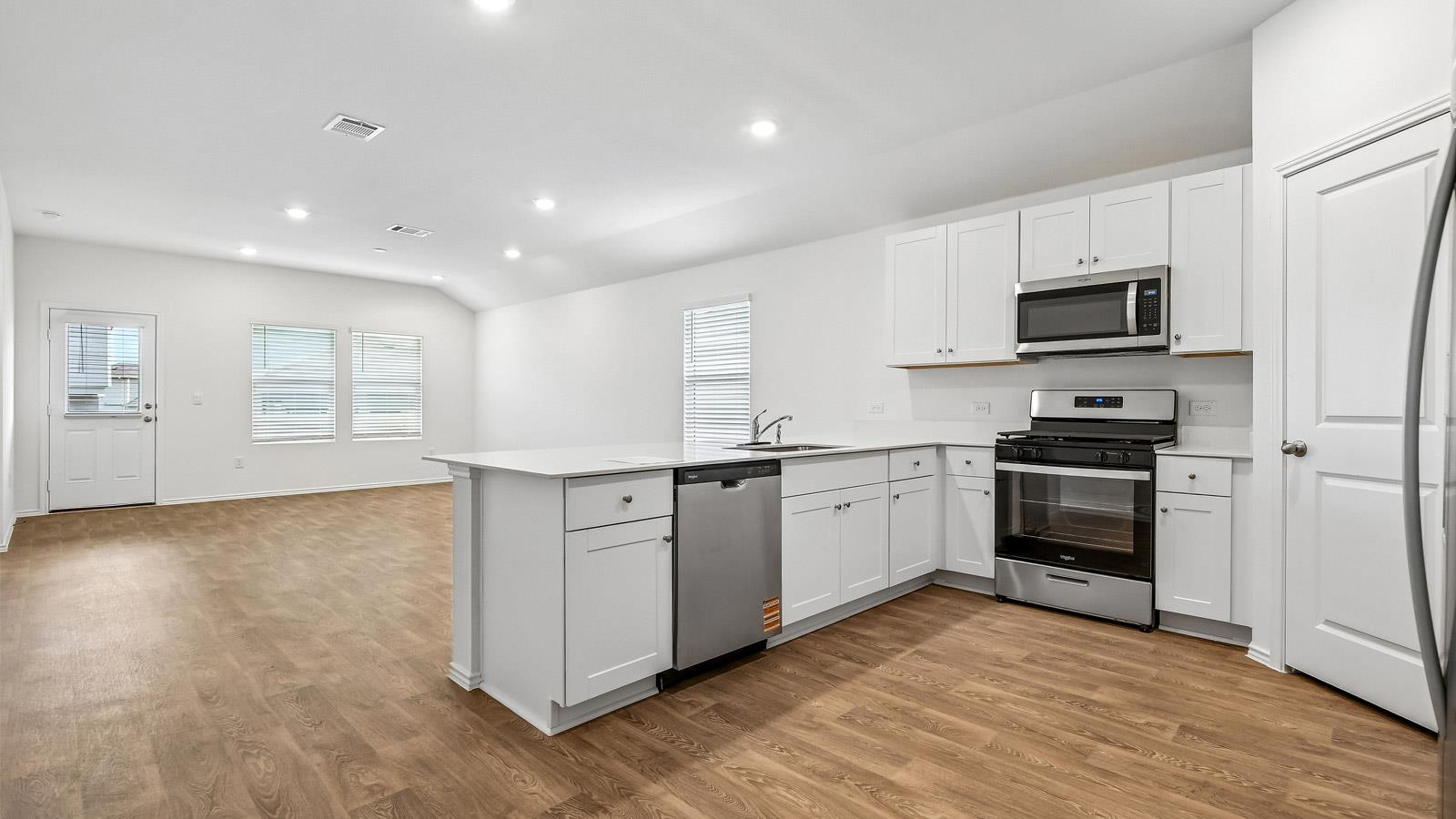 12101 Pike Bnd, Mustang Ridge, TX 78610