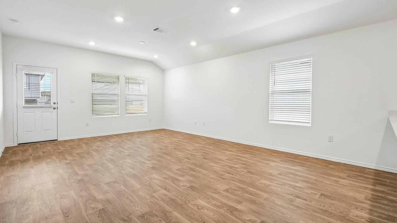 12101 Pike Bnd, Mustang Ridge, TX 78610