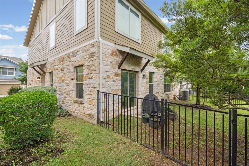 516 E Slaughter Ln # 2104, Austin, TX 78744