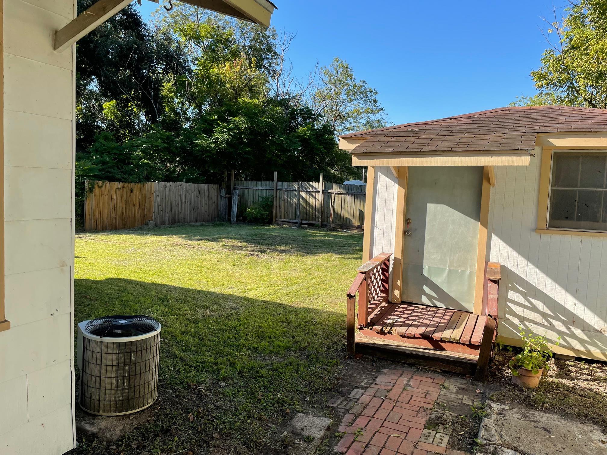 365 E Irby St, Beaumont, TX 77705