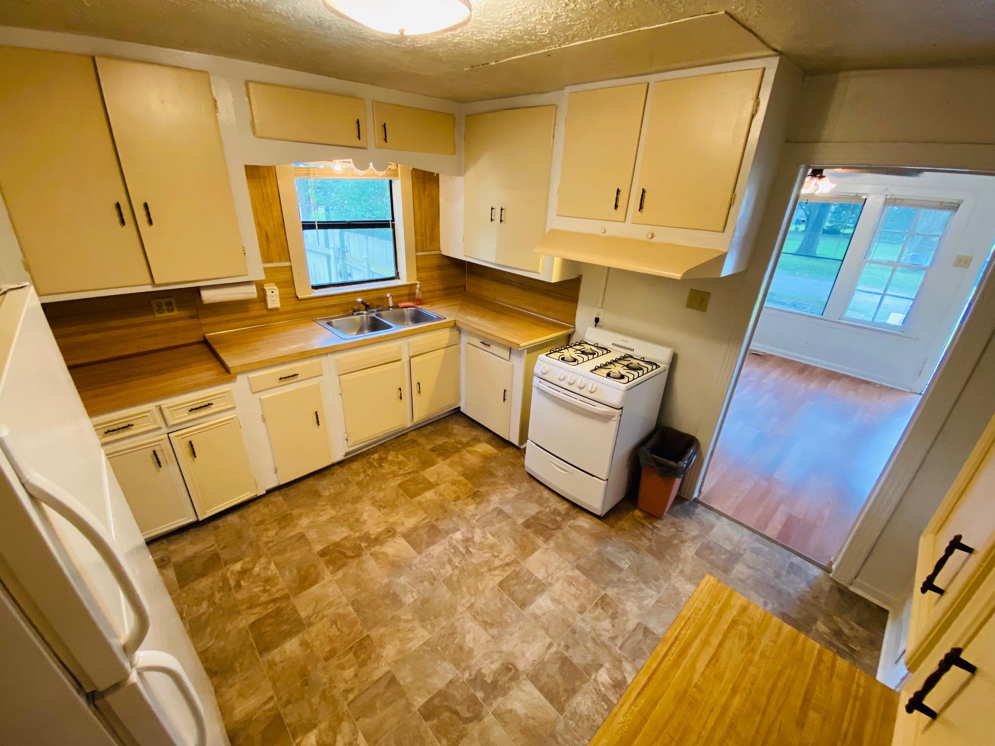 365 E Irby St, Beaumont, TX 77705