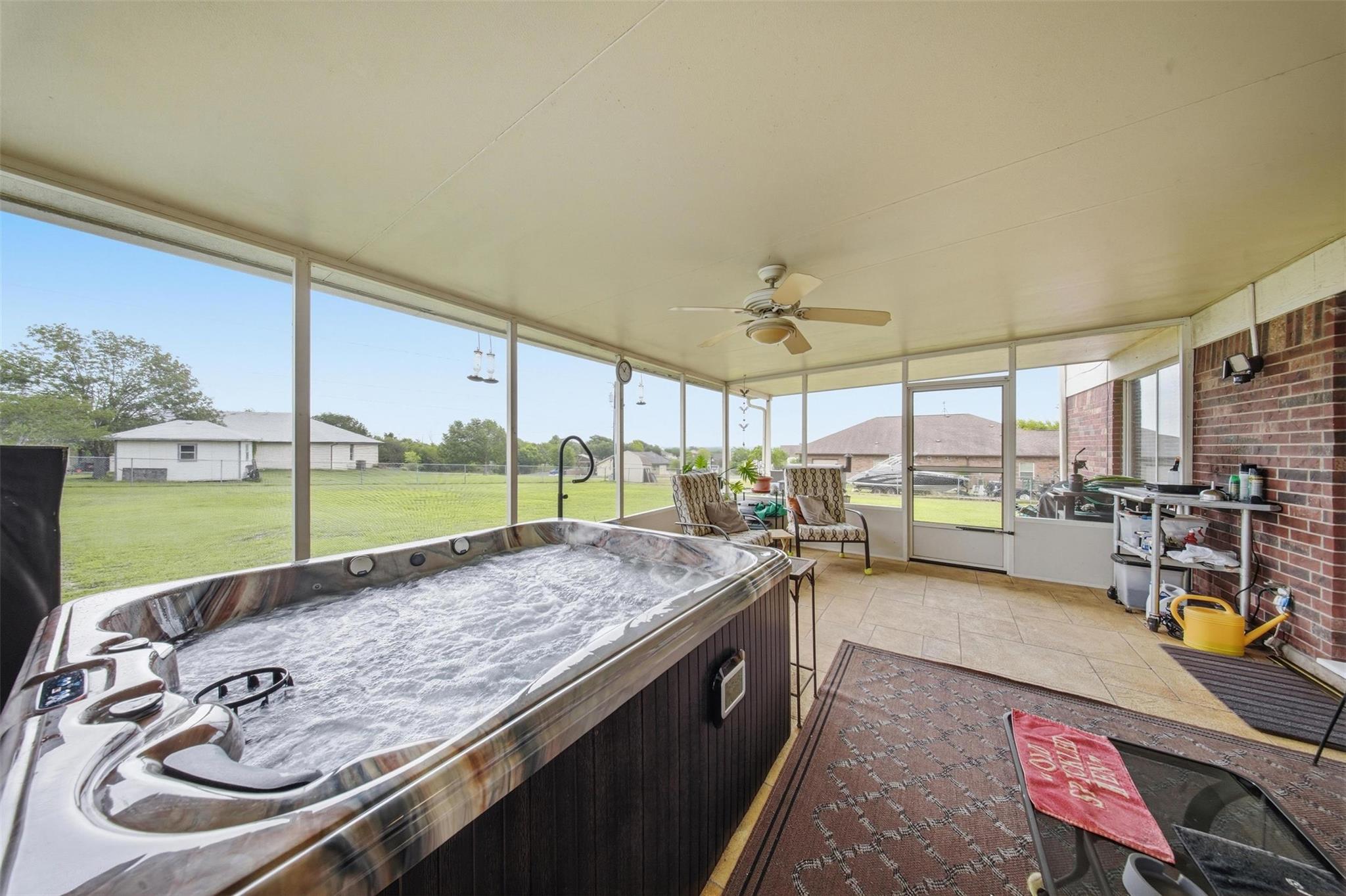 109 Morningside Cir, Hutto, TX 78634