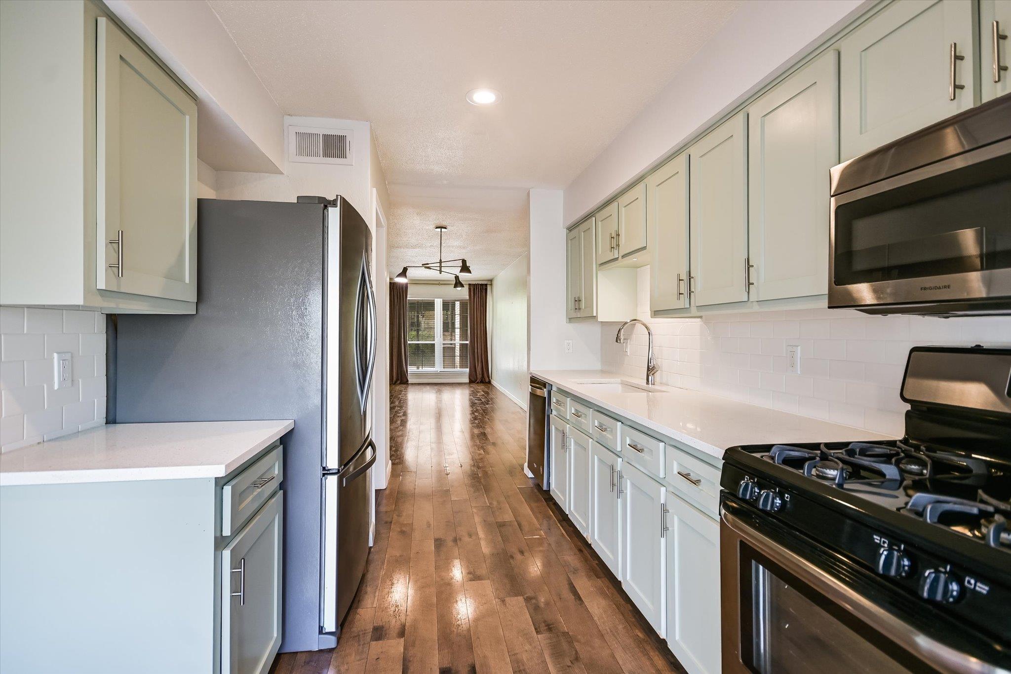 2425 Ashdale Dr # 32, Austin, TX 78757