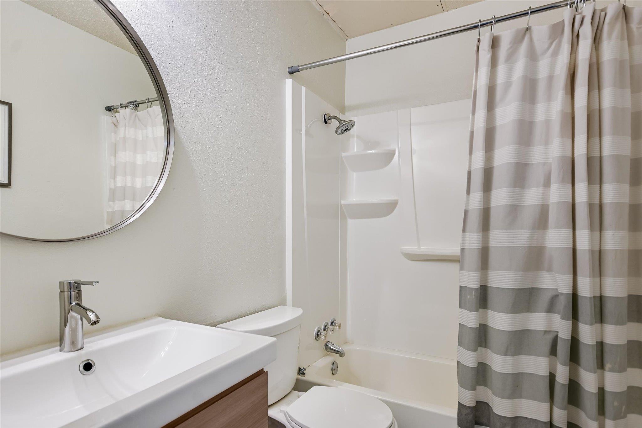 2425 Ashdale Dr # 32, Austin, TX 78757