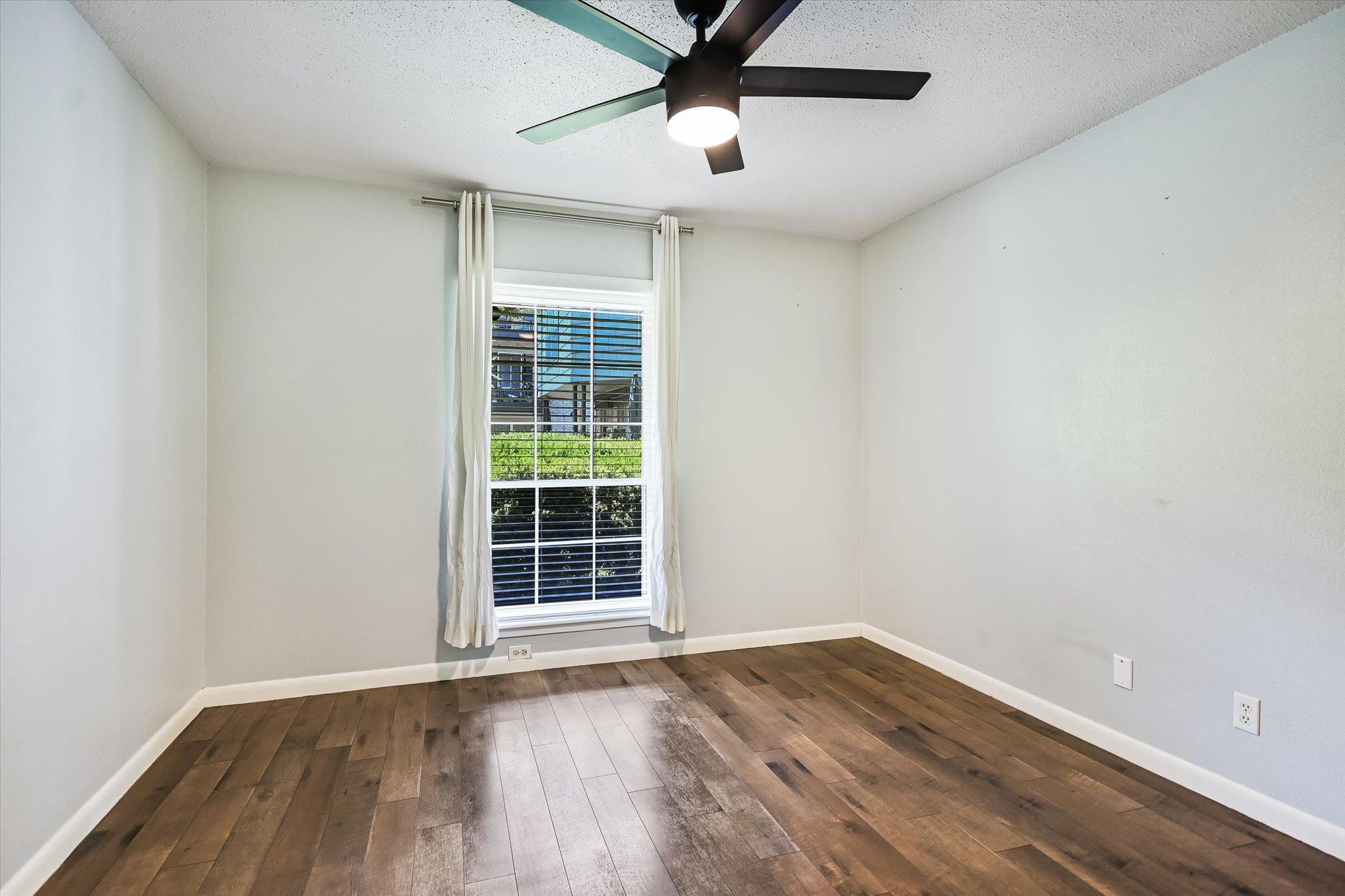 2425 Ashdale Dr # 32, Austin, TX 78757
