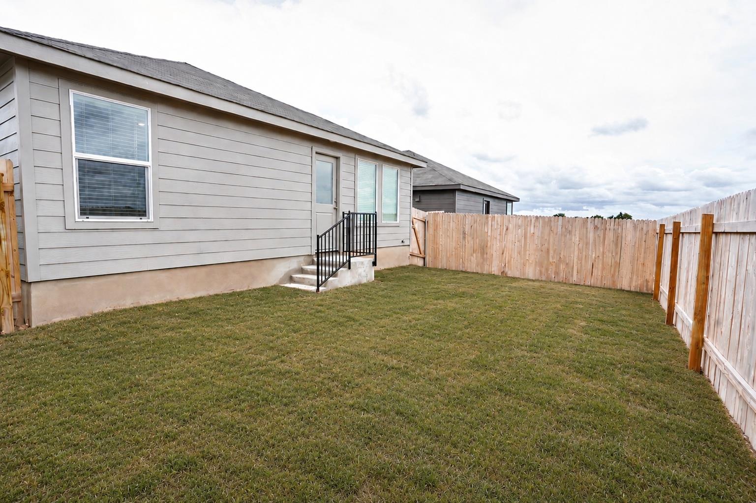 360 Brannigan Dr, Jarrell, TX 76537