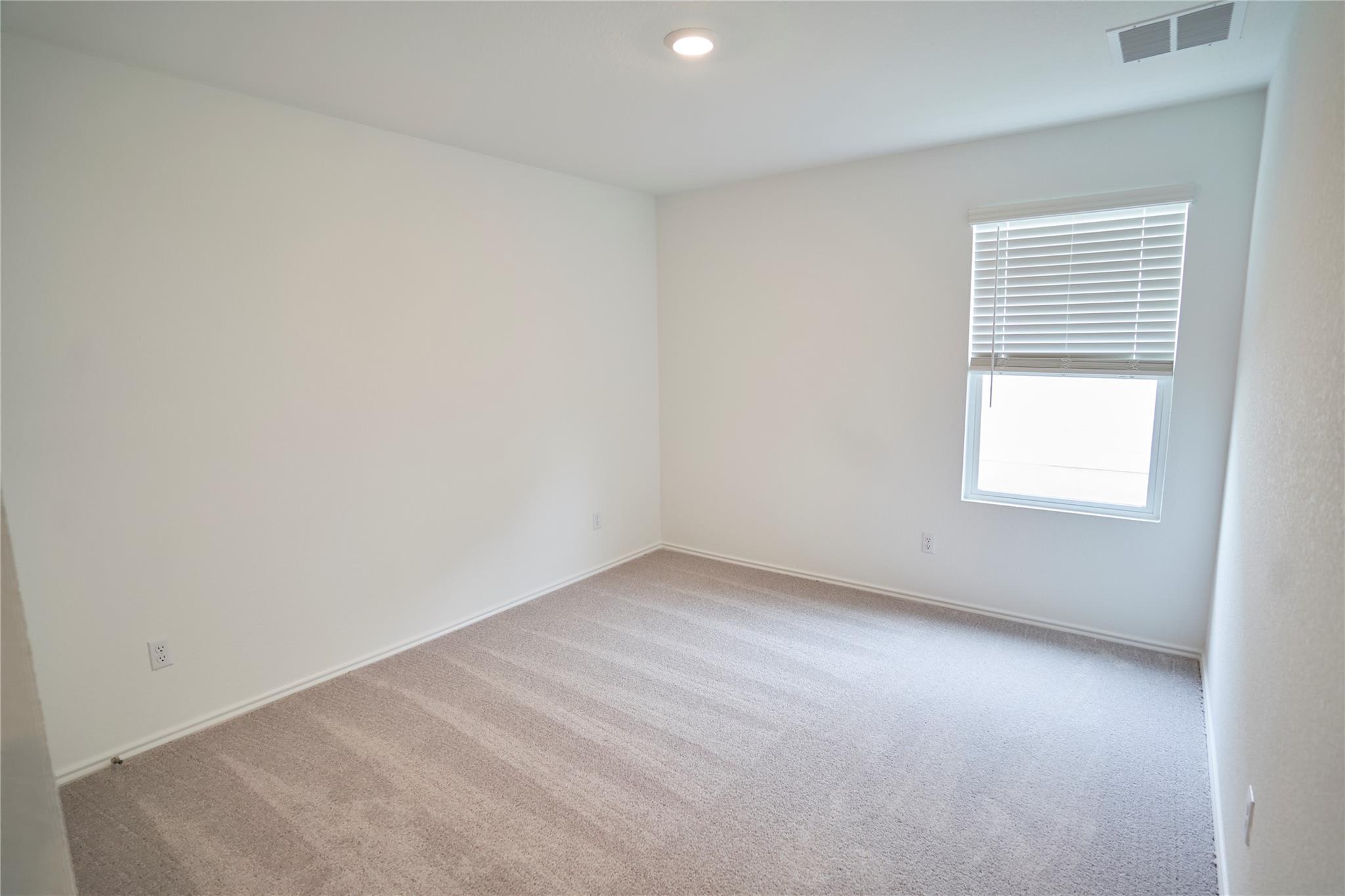 360 Brannigan Dr, Jarrell, TX 76537