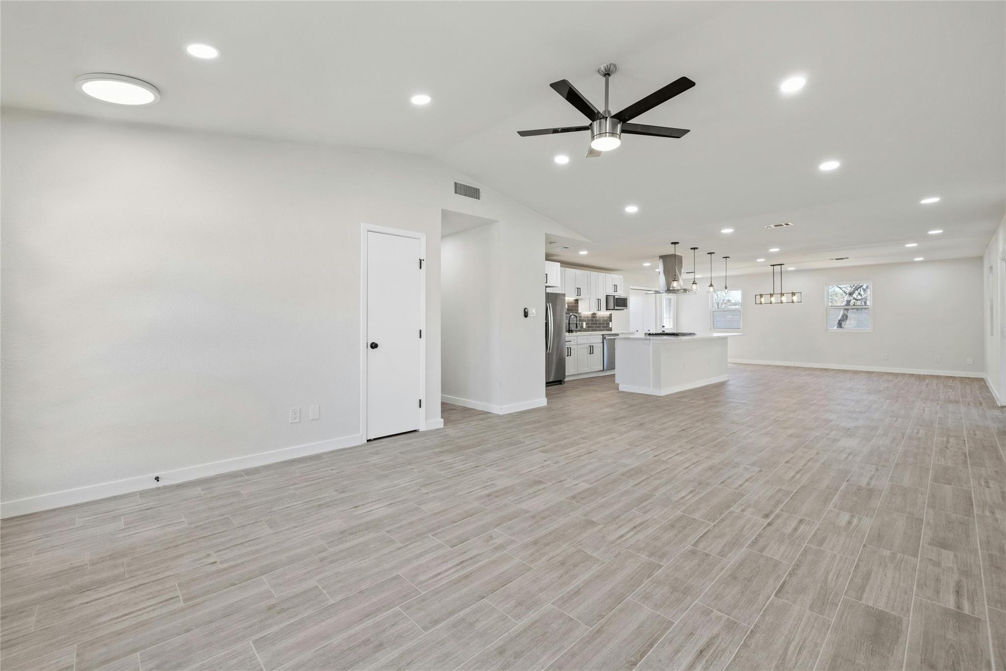 1400 Bellmar Dr, Round Rock, TX 78664