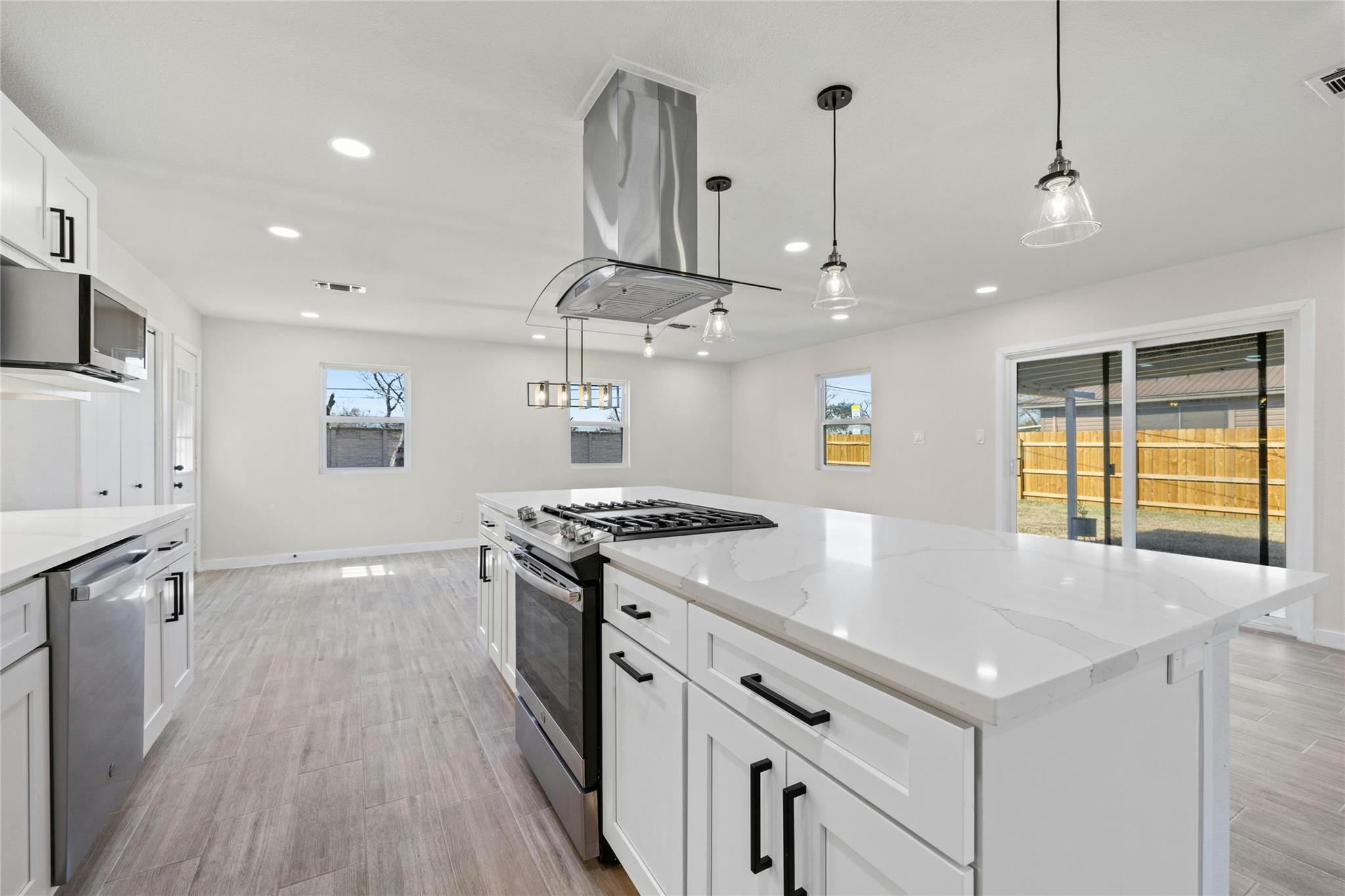 1400 Bellmar Dr, Round Rock, TX 78664