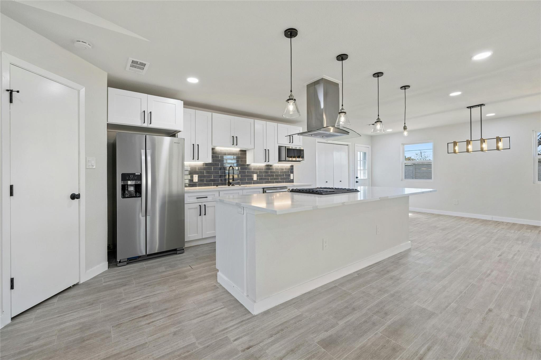 1400 Bellmar Dr, Round Rock, TX 78664