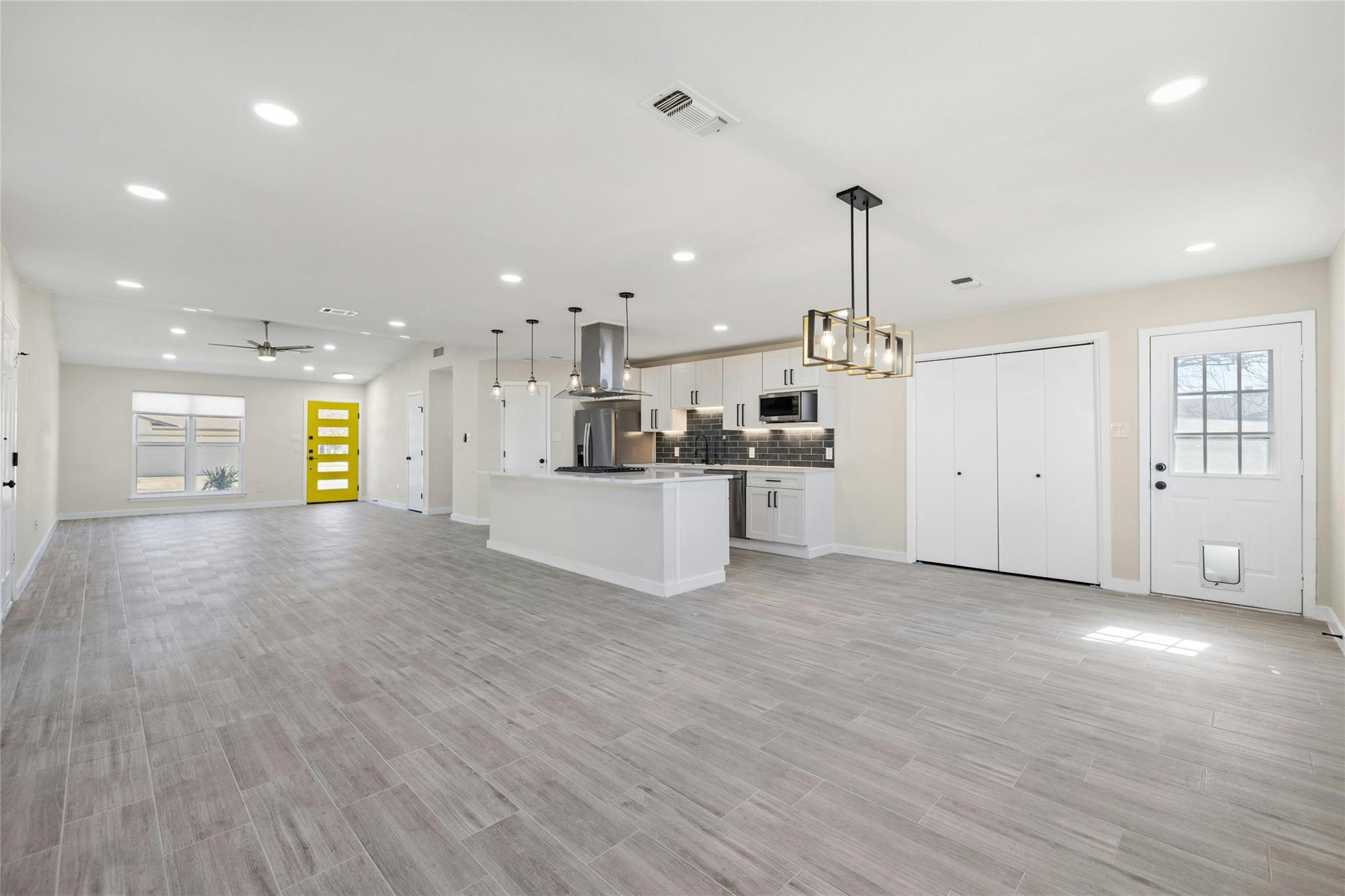 1400 Bellmar Dr, Round Rock, TX 78664