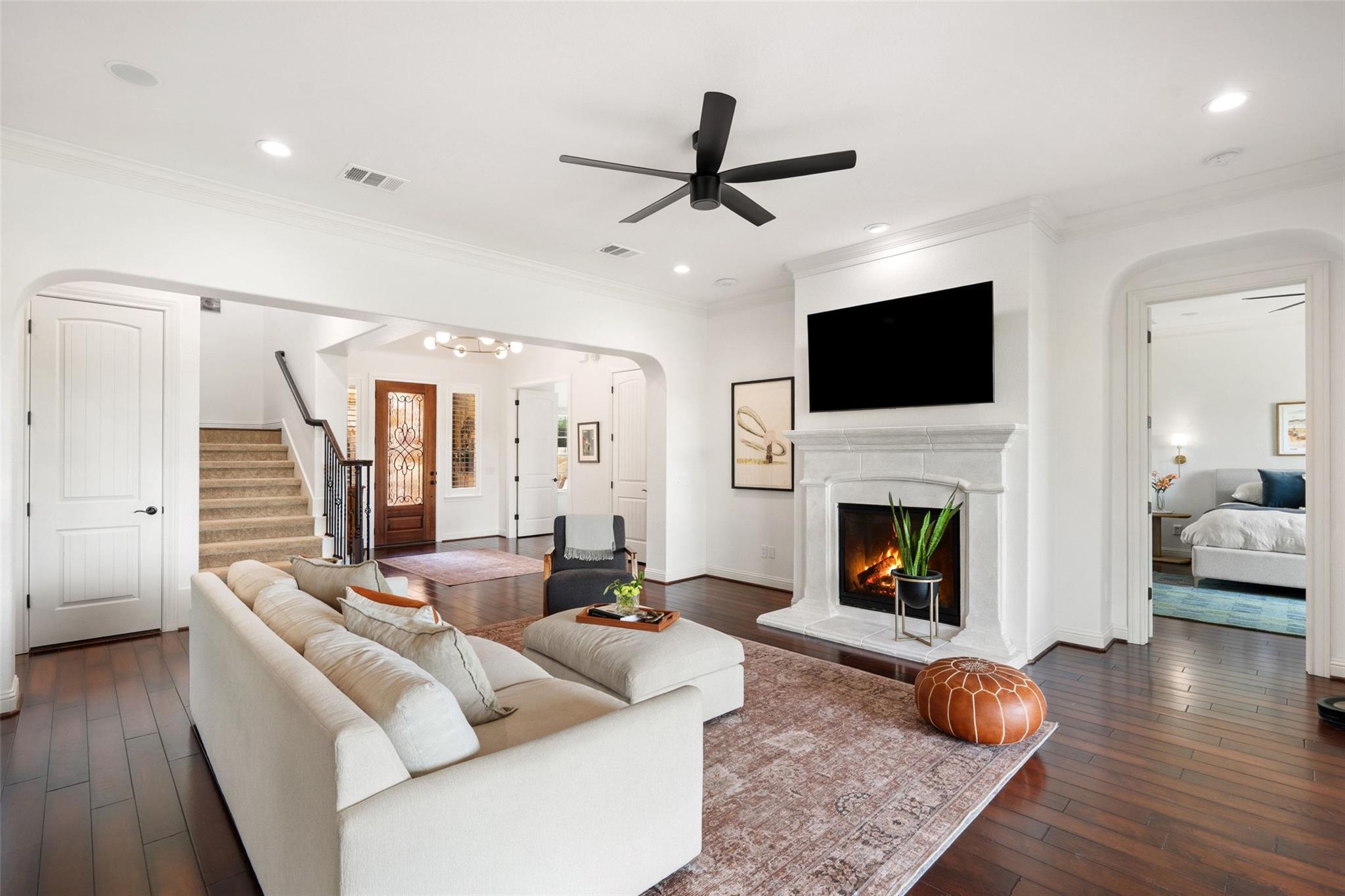 121 Feritti Dr, Lakeway, TX 78734