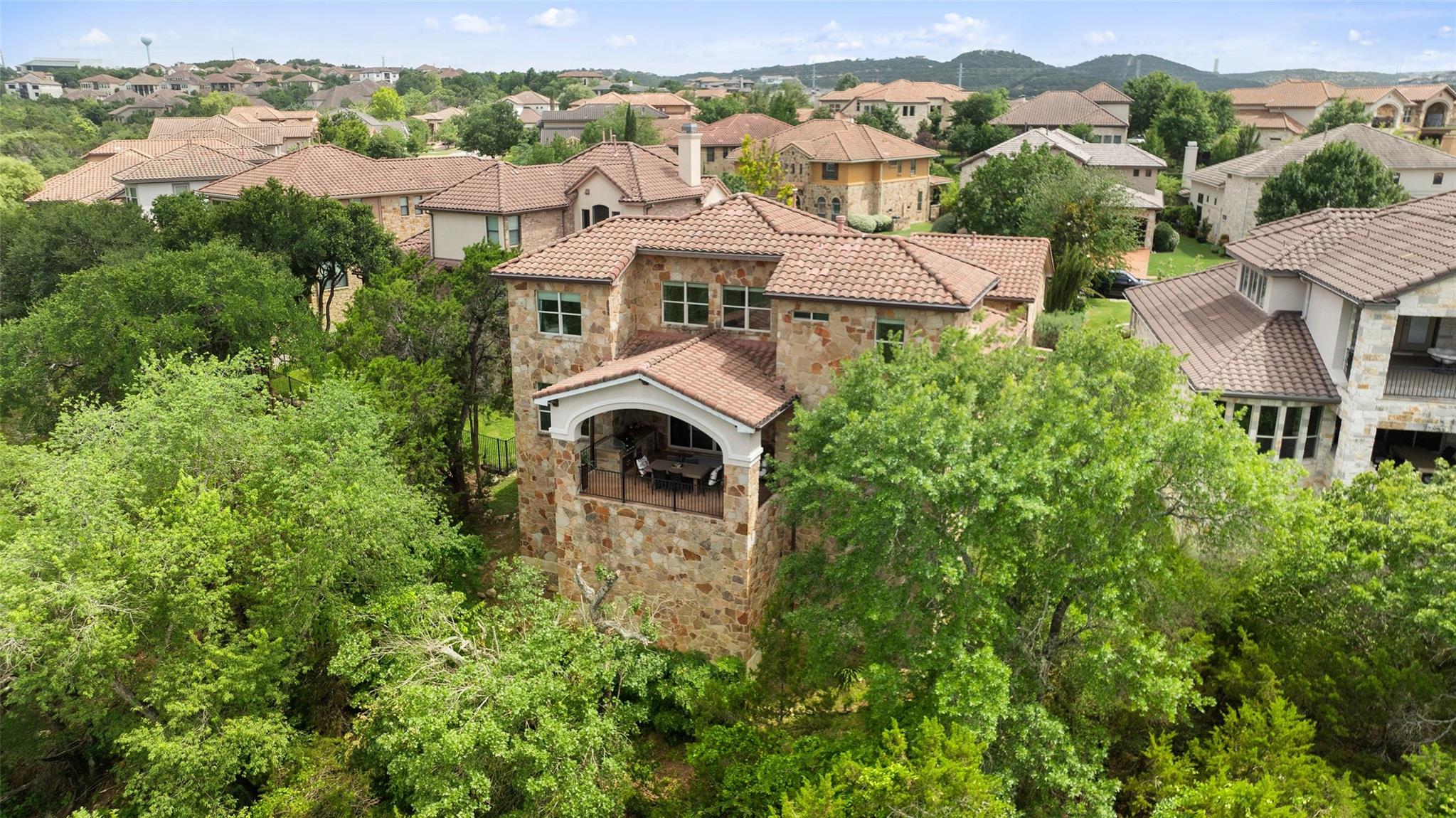 121 Feritti Dr, Lakeway, TX 78734