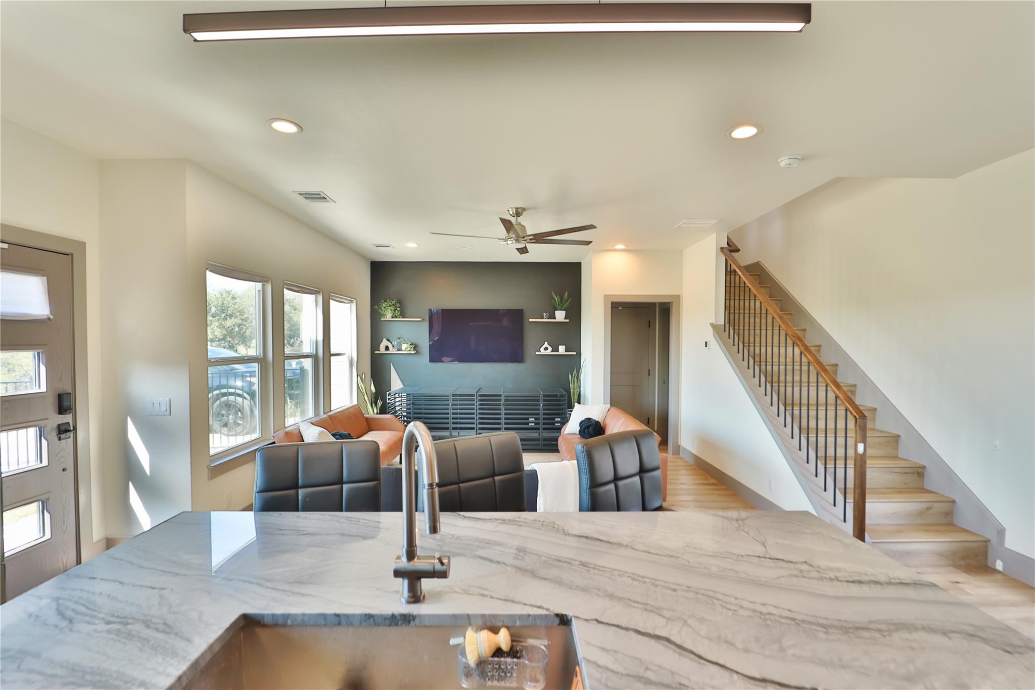 10613 Knob Hl, Dripping Springs, TX 78620