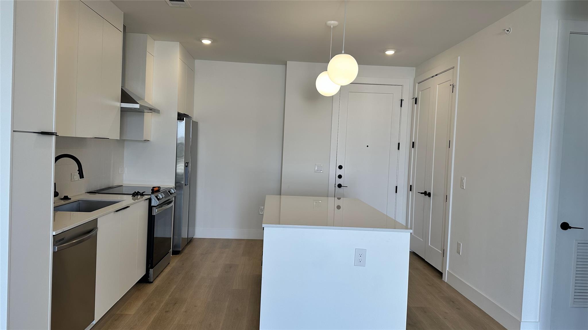 1701 Simond Ave # 605, Austin, TX 78723