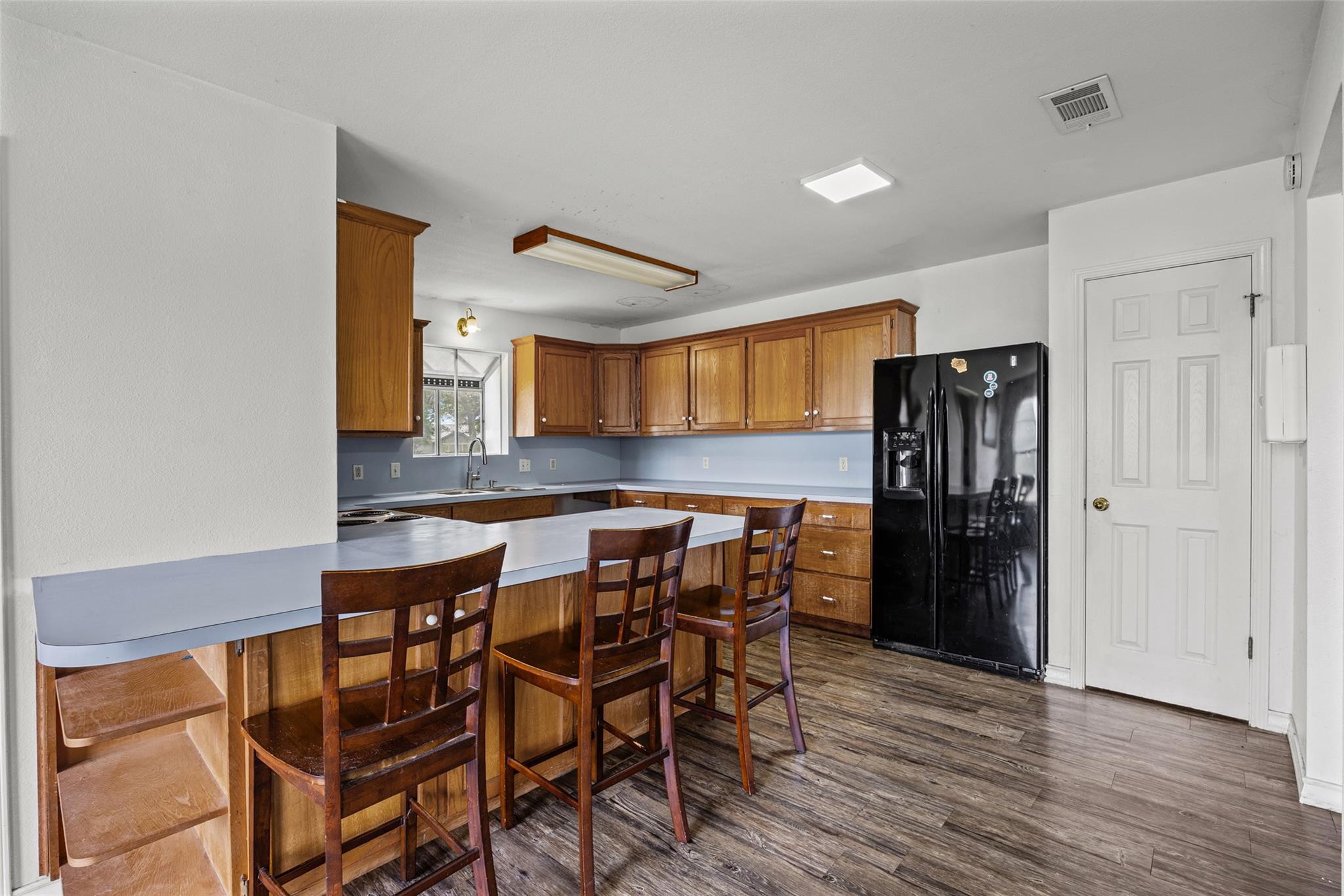 6843 S Lakewood Dr, Georgetown, TX 78633