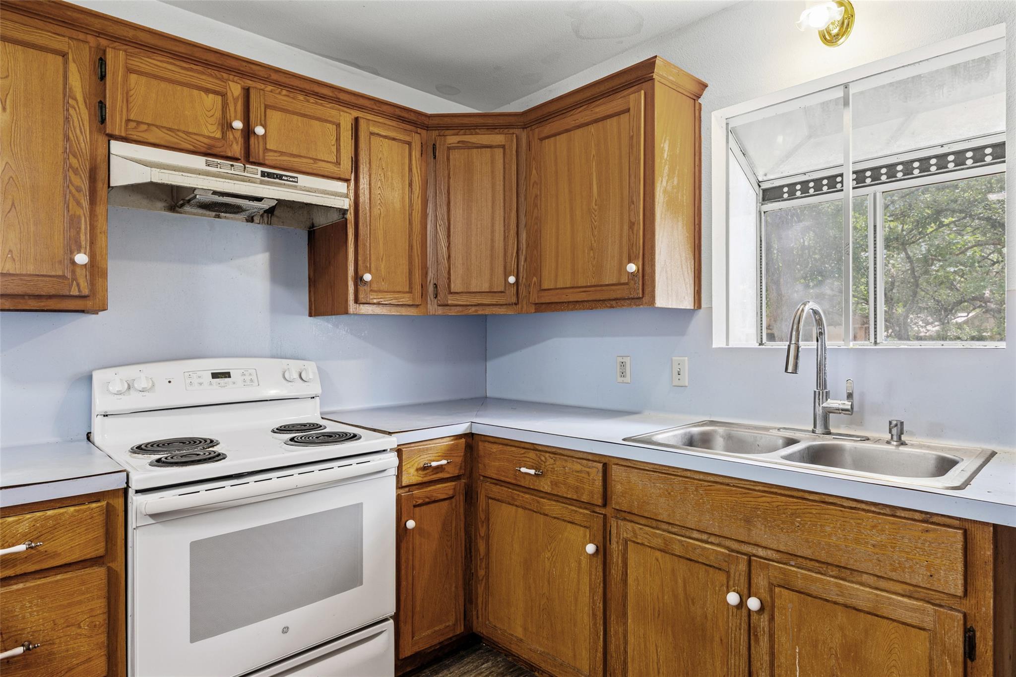 6843 S Lakewood Dr, Georgetown, TX 78633