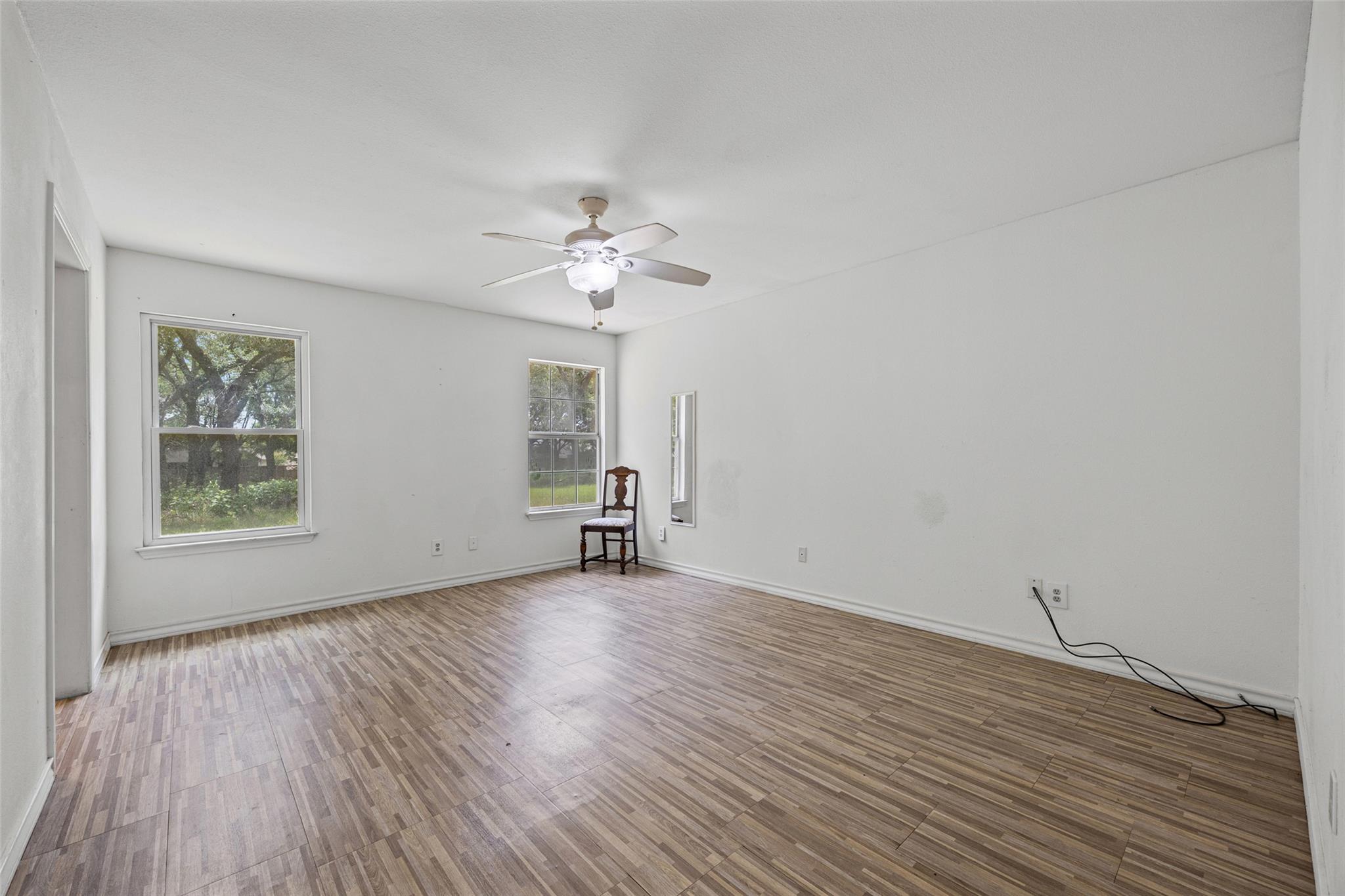 6843 S Lakewood Dr, Georgetown, TX 78633