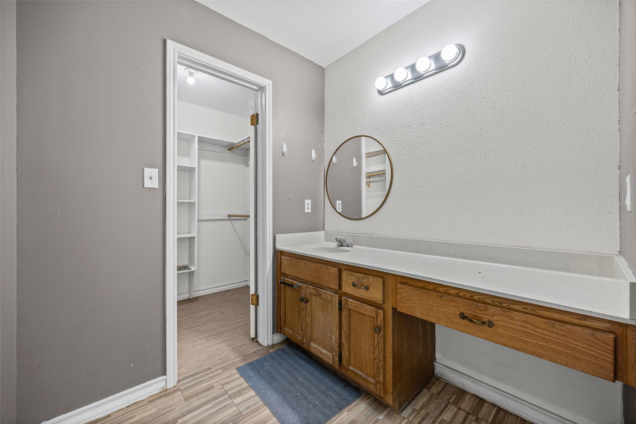 6843 S Lakewood Dr, Georgetown, TX 78633