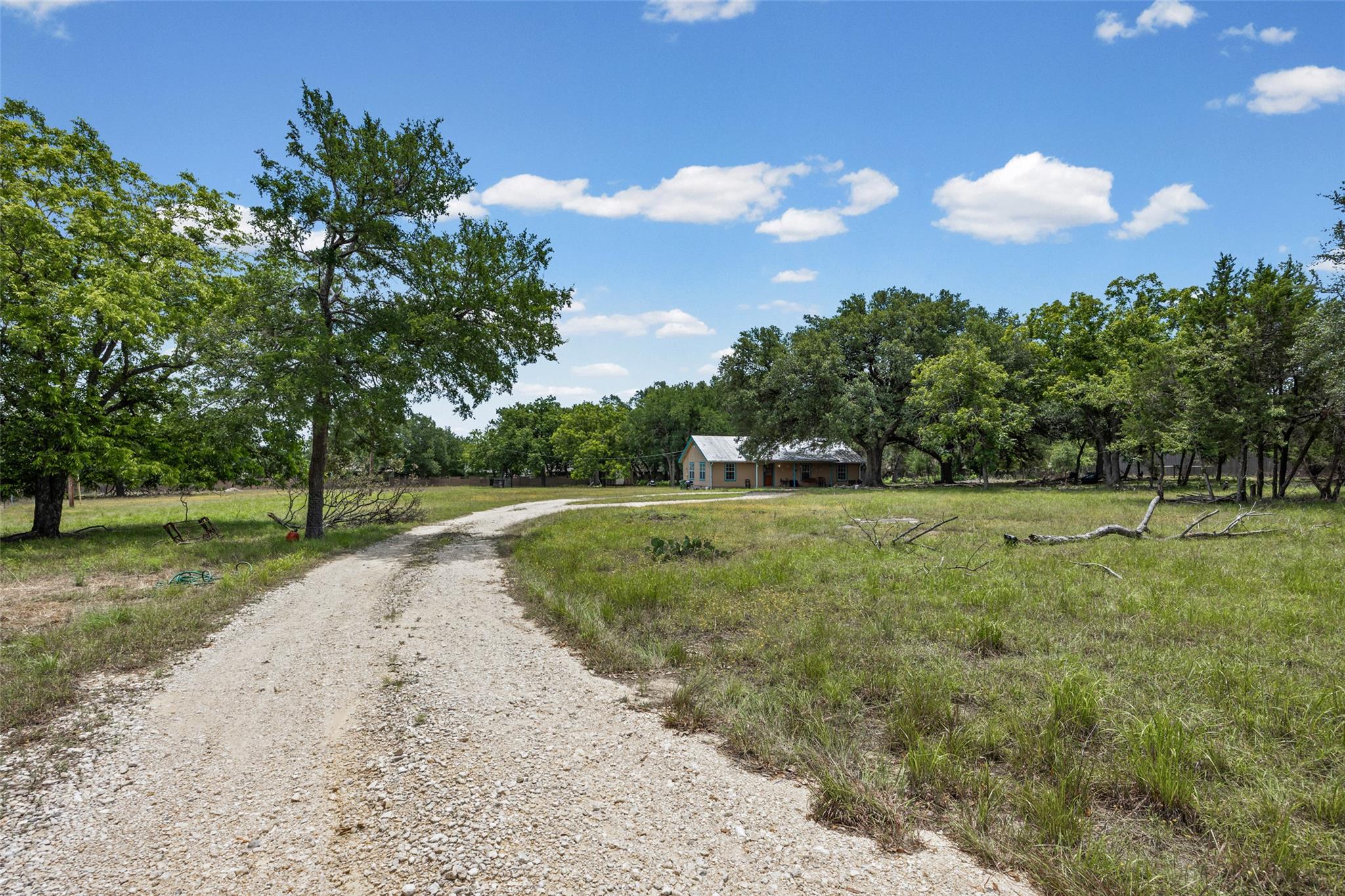6843 S Lakewood Dr, Georgetown, TX 78633