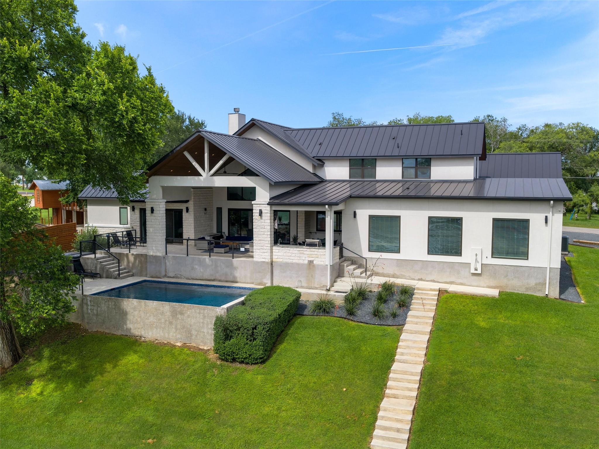 230 Turtle Ln, Seguin, TX 78155