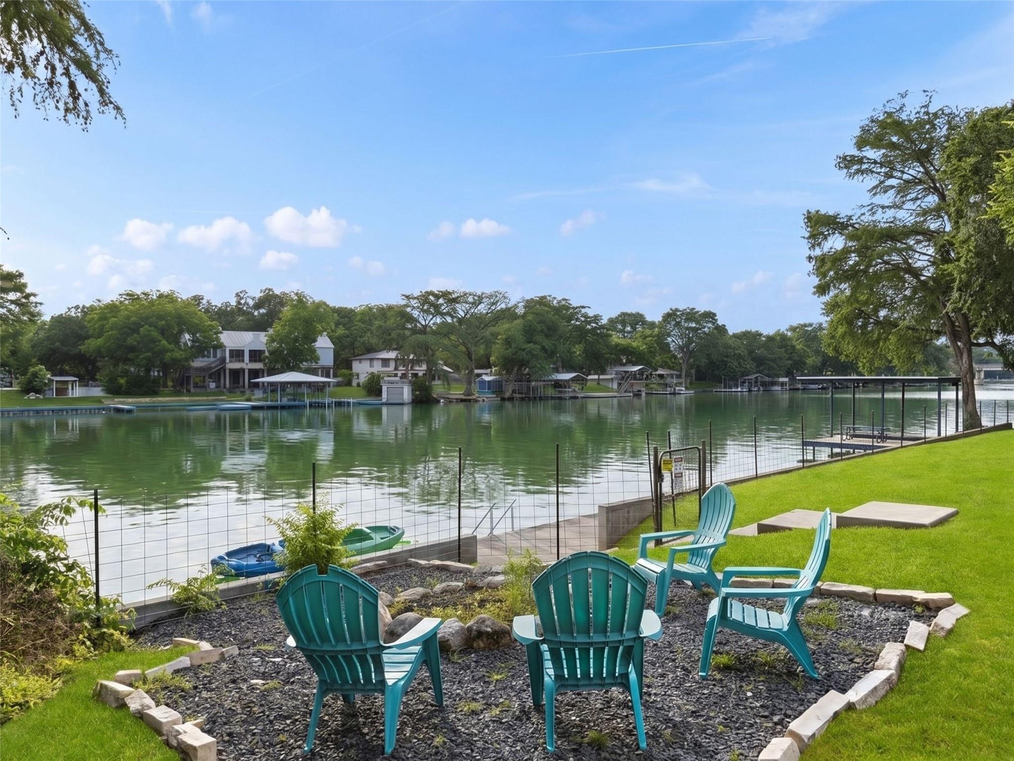 230 Turtle Ln, Seguin, TX 78155