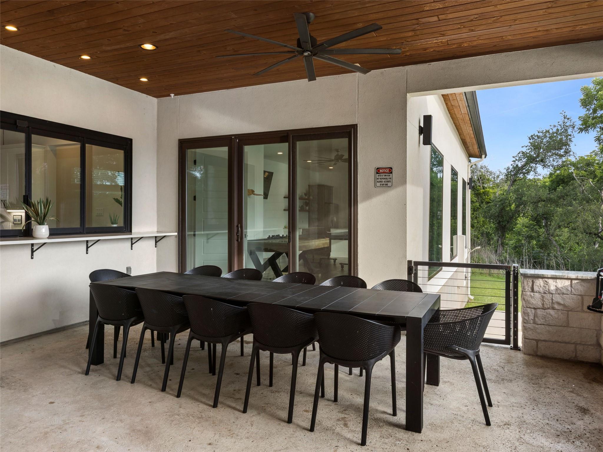 230 Turtle Ln, Seguin, TX 78155