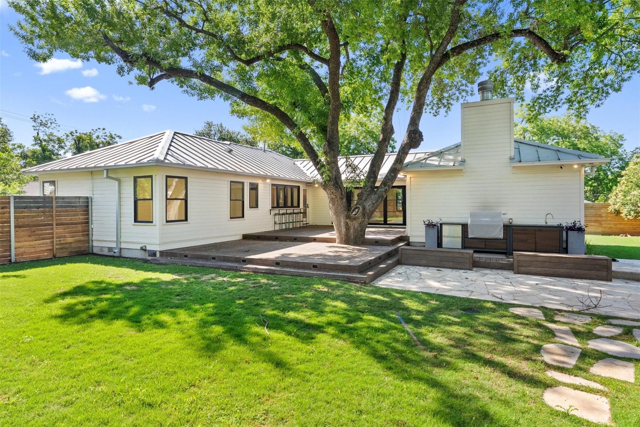 1402 Hutto Rd, Georgetown, TX 78626