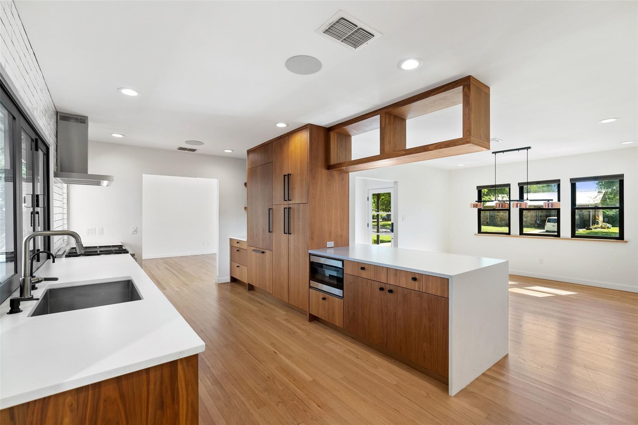 1402 Hutto Rd, Georgetown, TX 78626
