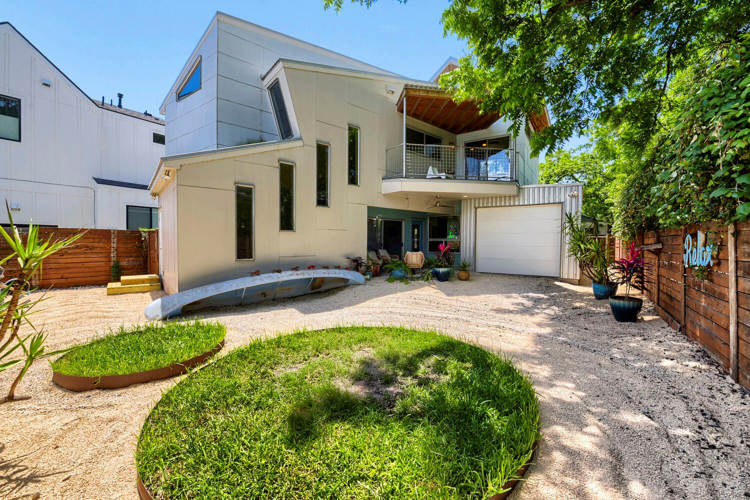 2112 Haskell St # A, Austin, TX 78702