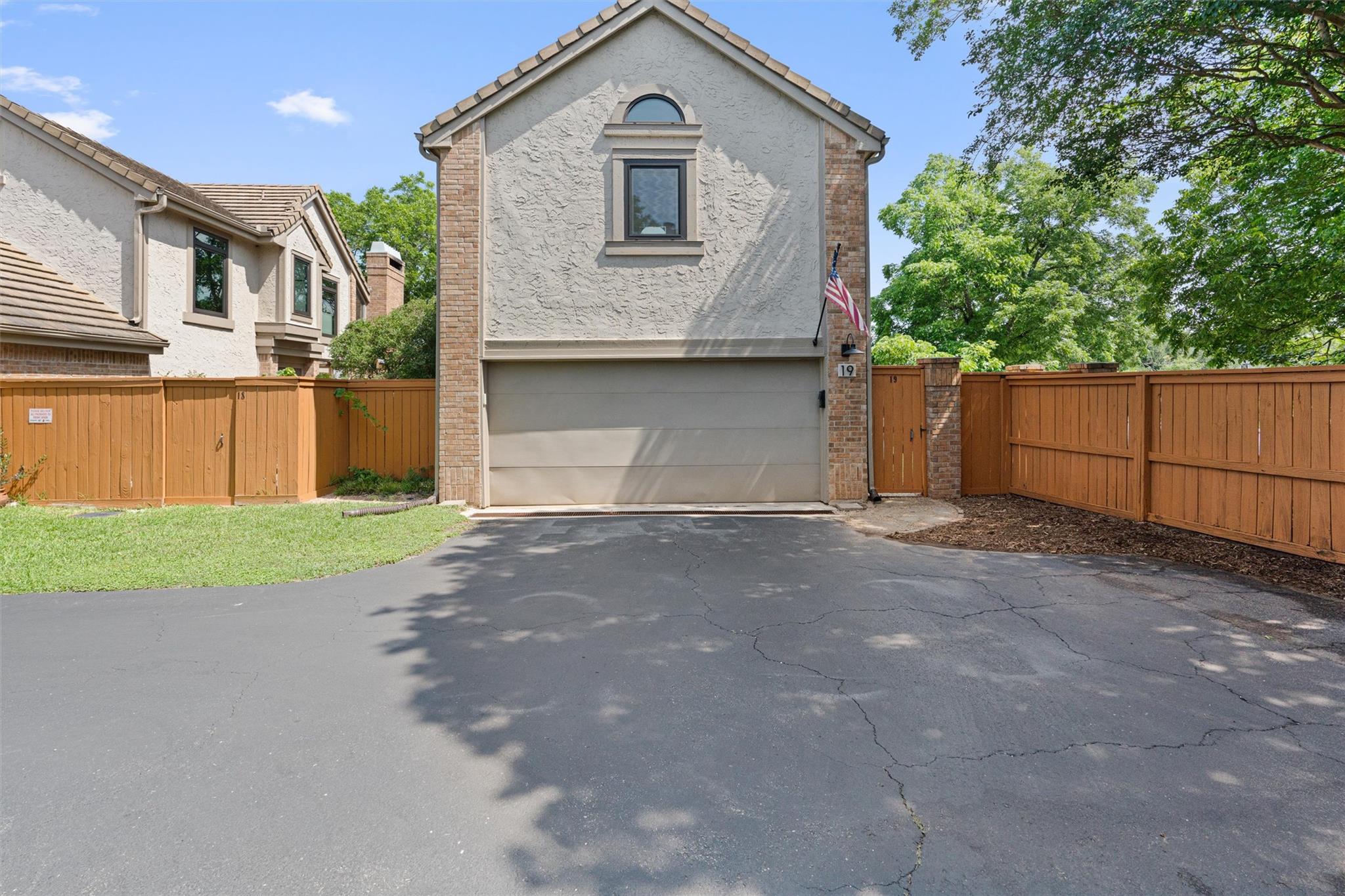 11310 Spicewood Club Dr # 19, Austin, TX 78750