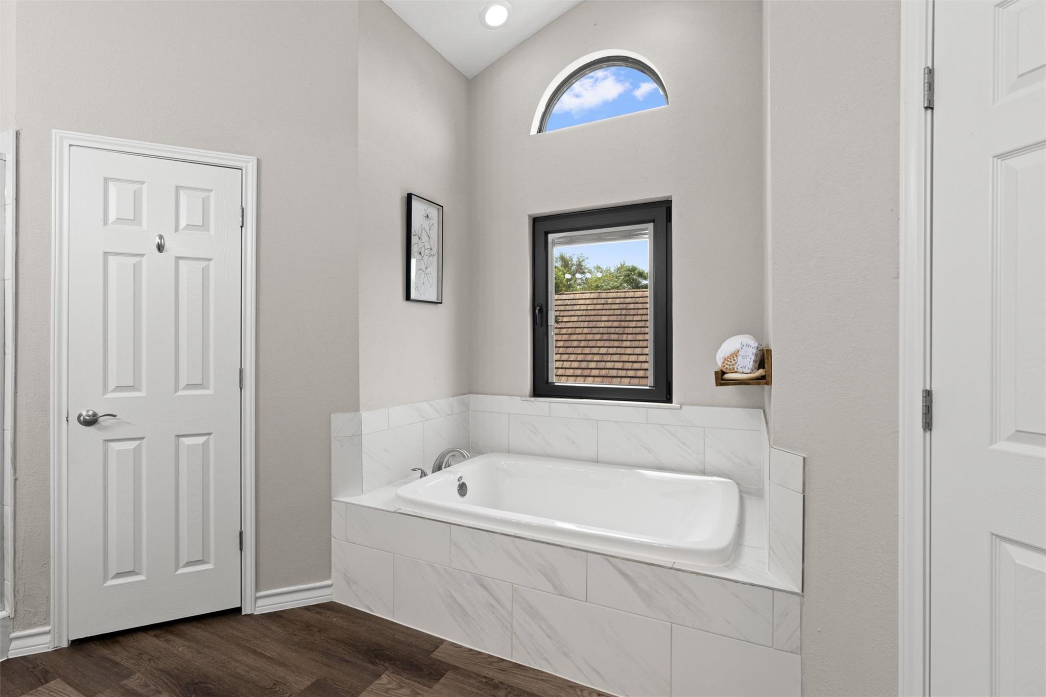 11310 Spicewood Club Dr # 19, Austin, TX 78750