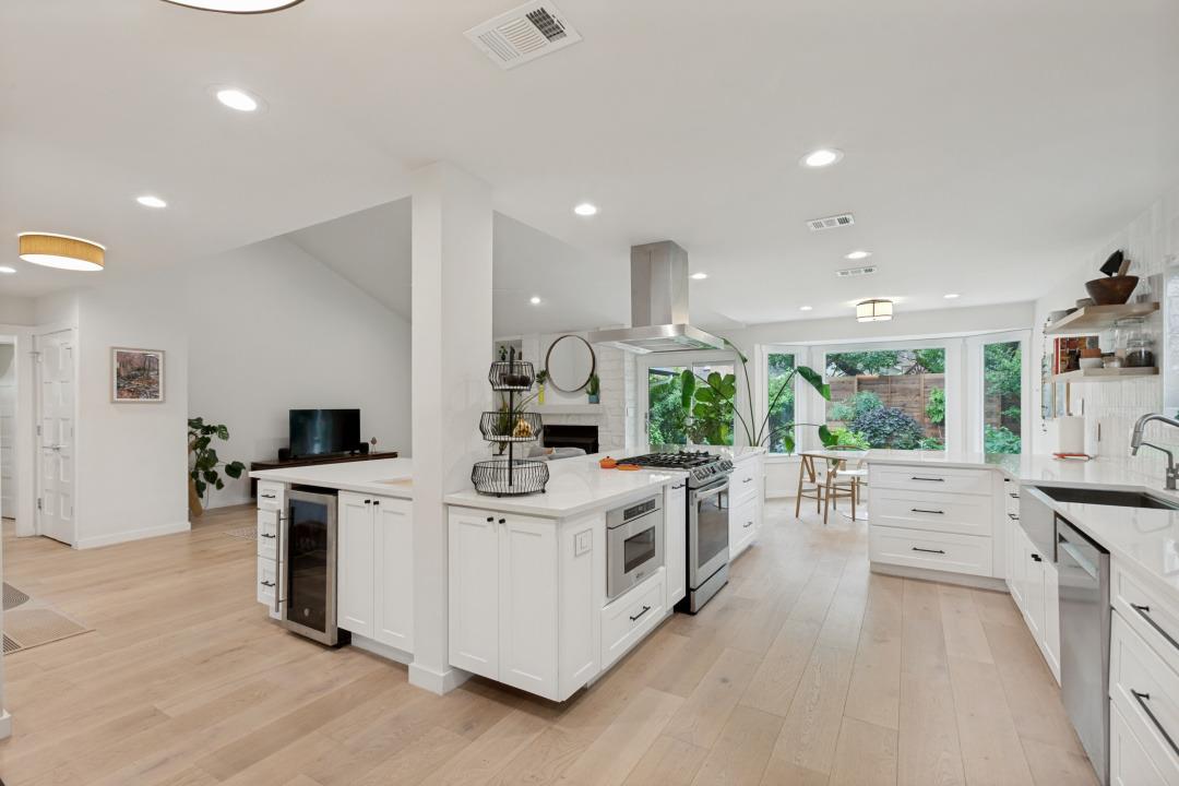 7413 Fireoak Dr, Austin, TX 78759