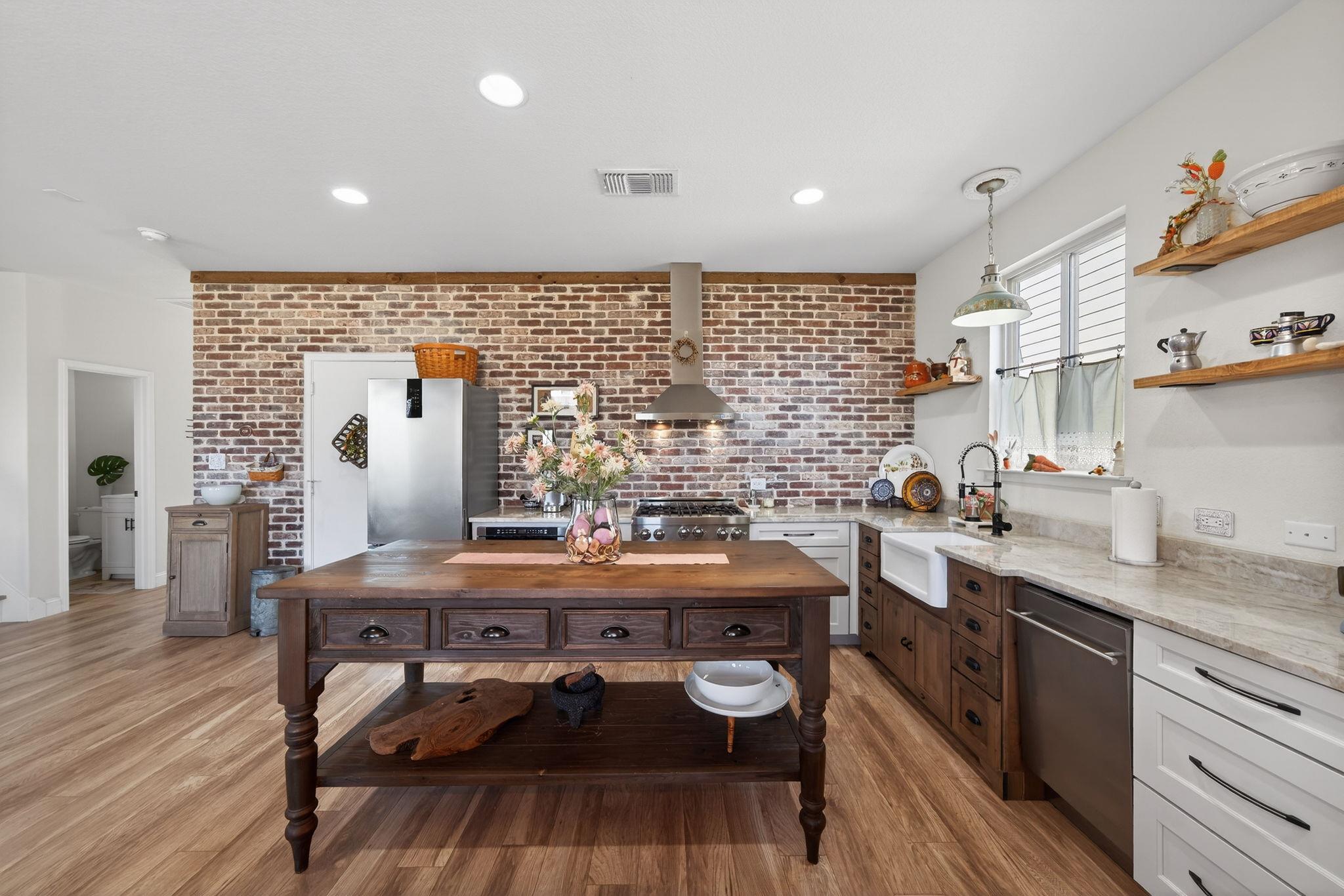 613 Whitman Ave, Georgetown, TX 78626
