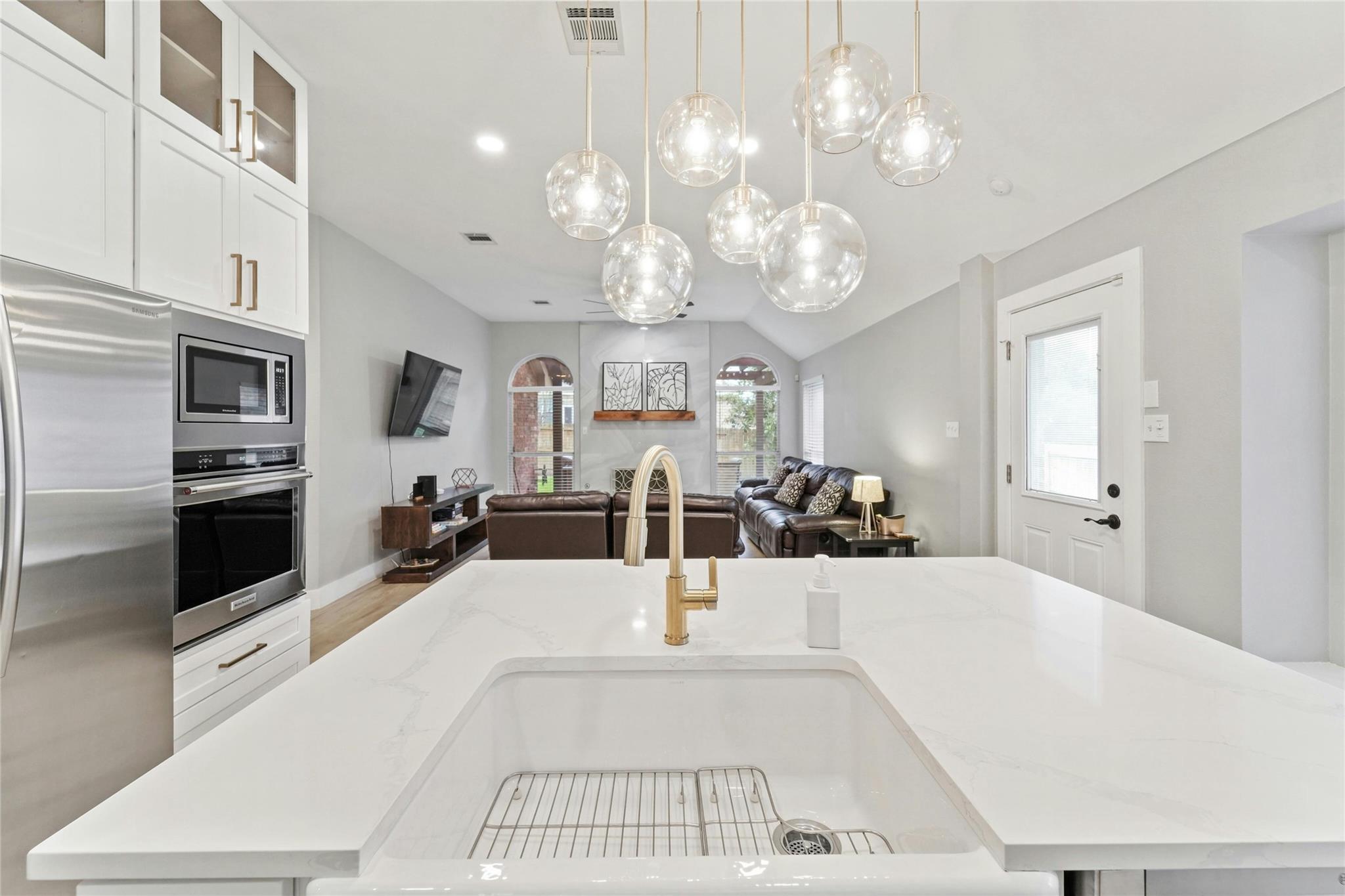 1841 Montana Sky Dr, Austin, TX 78727