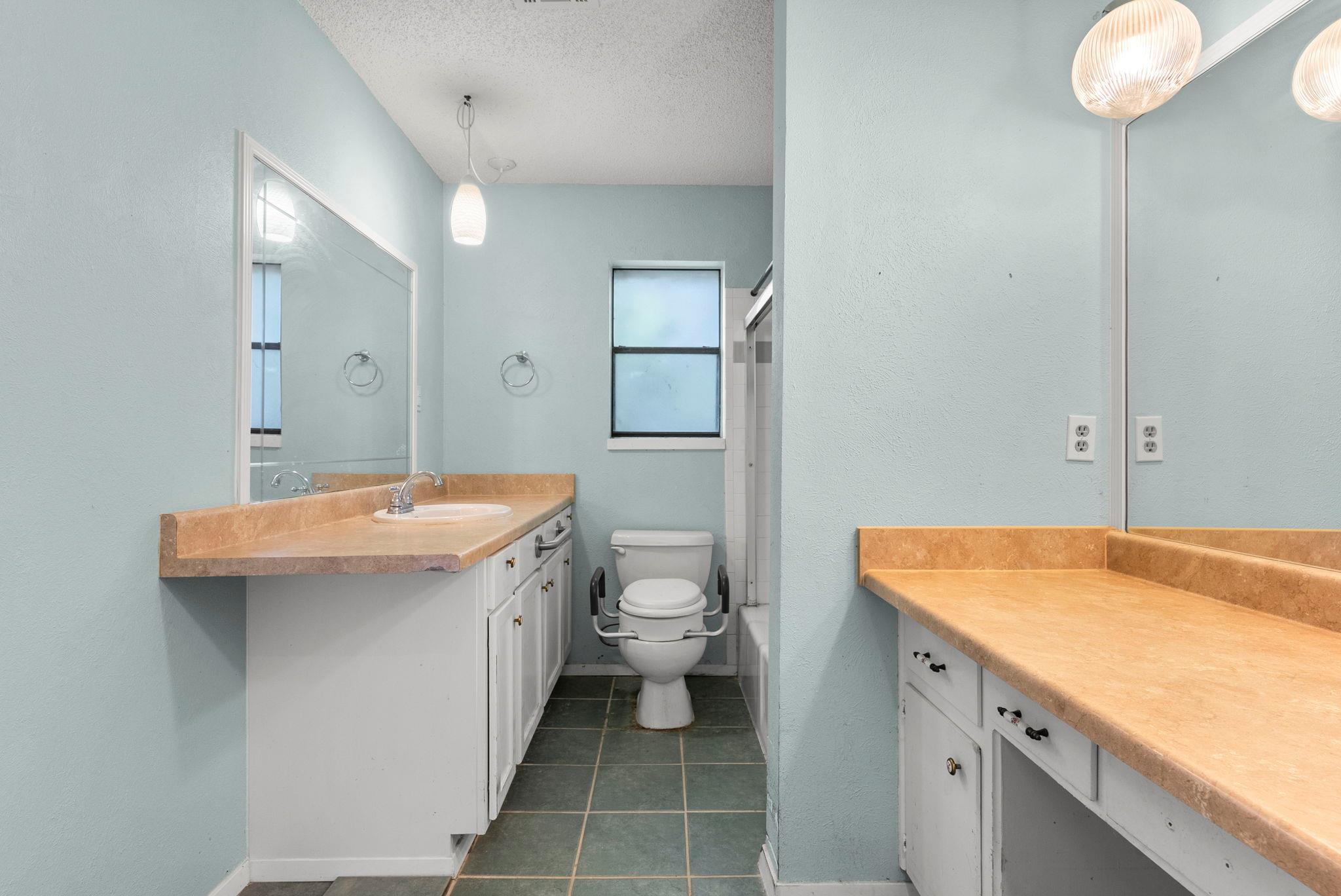 12332 Deerbrook Trl, Austin, TX 78750
