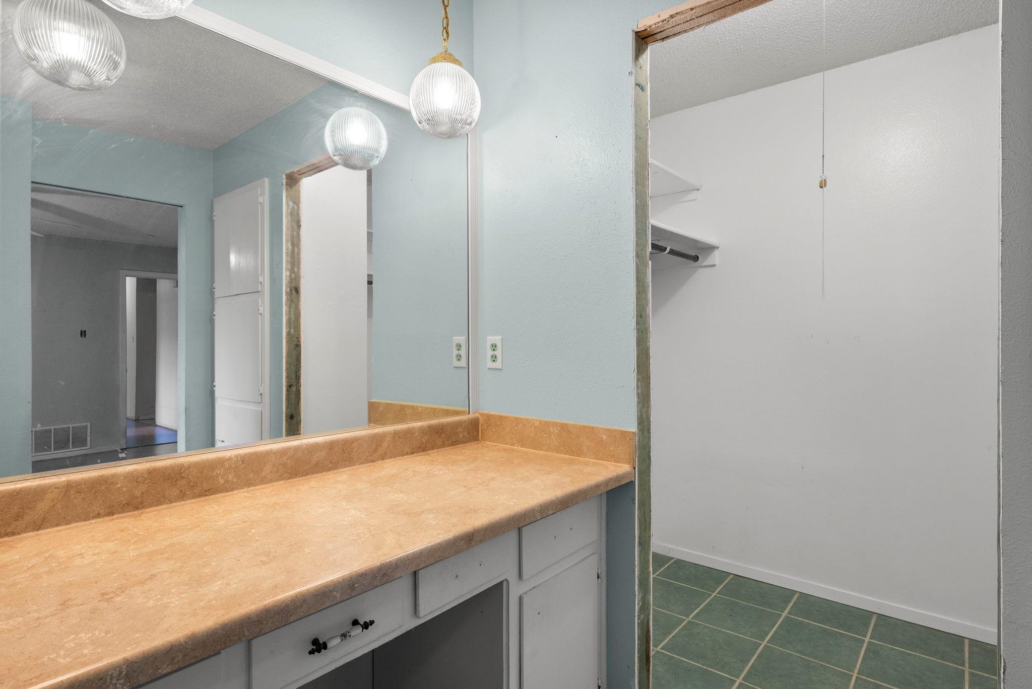 12332 Deerbrook Trl, Austin, TX 78750