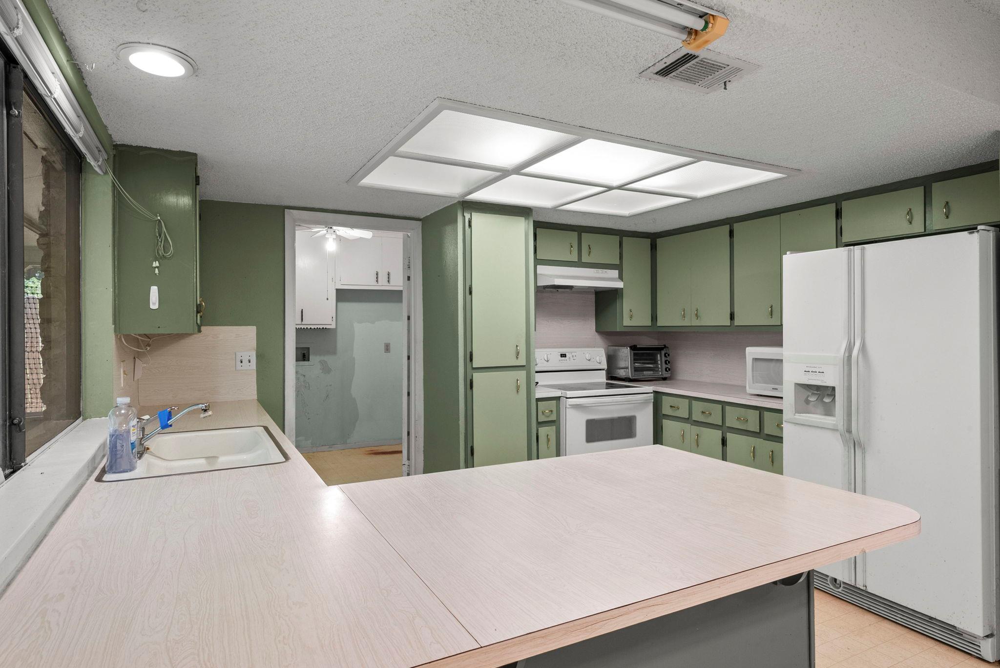 12332 Deerbrook Trl, Austin, TX 78750
