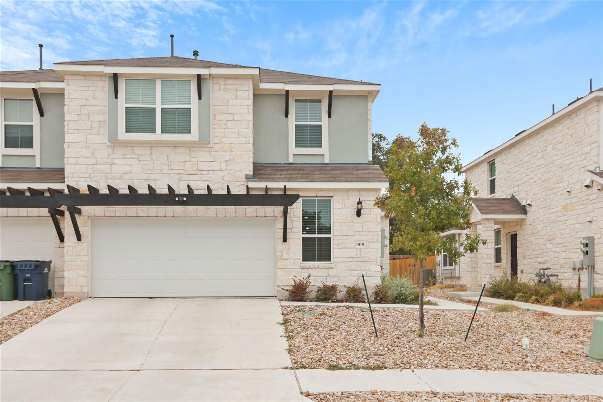 1519 Fenton Hill Dr, Leander, TX 78641