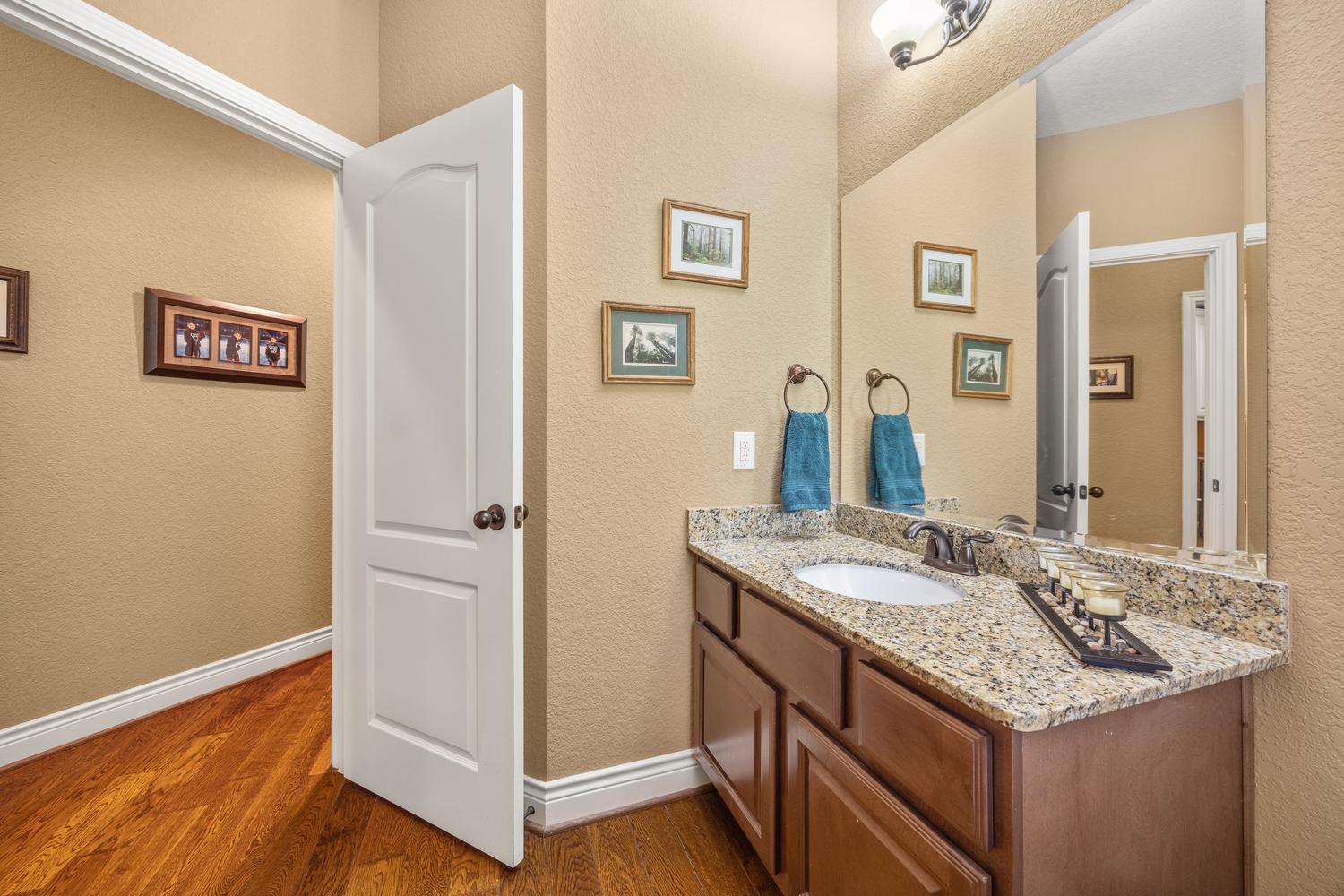 128 Portulaca Ct, Driftwood, TX 78619