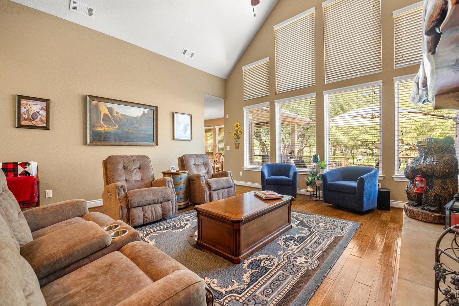 128 Portulaca Ct, Driftwood, TX 78619