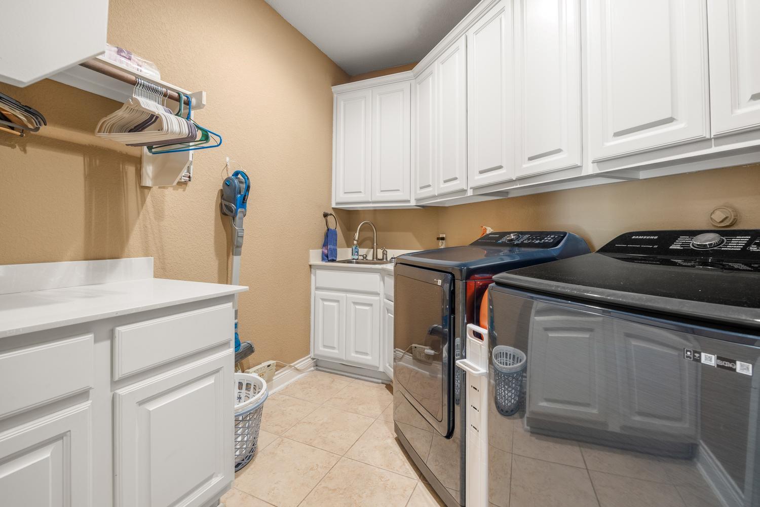 128 Portulaca Ct, Driftwood, TX 78619