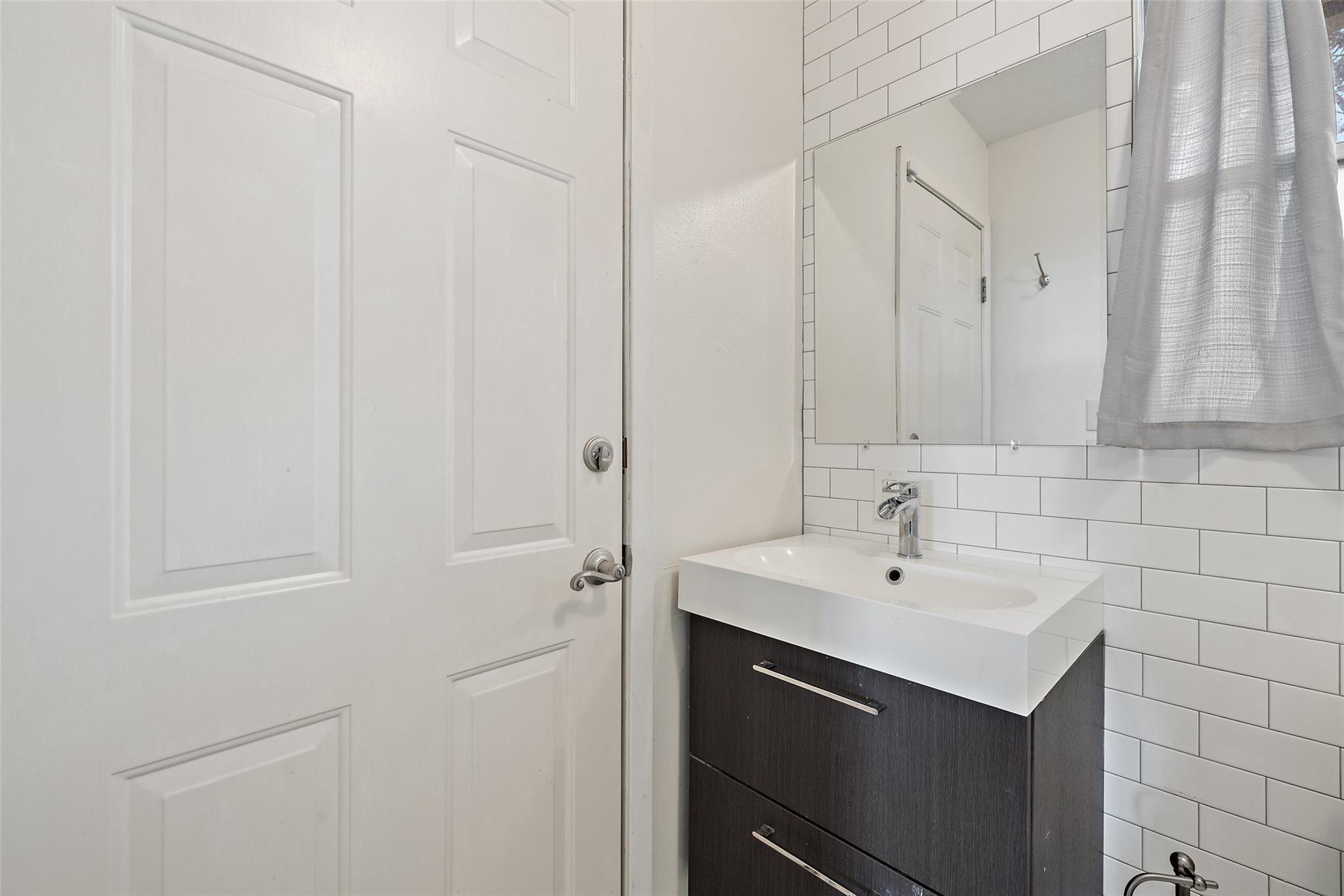 2918 Thurman Rd, Lago Vista, TX 78645