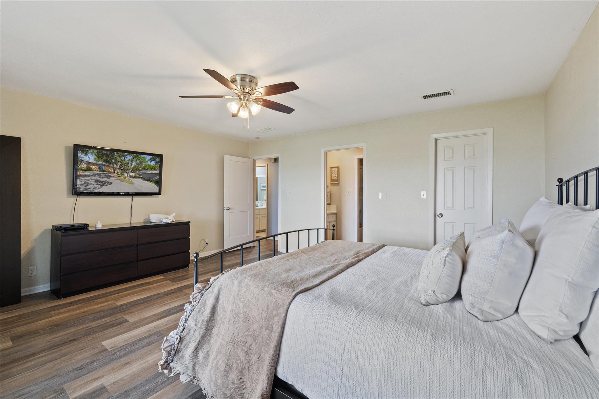 2918 Thurman Rd, Lago Vista, TX 78645