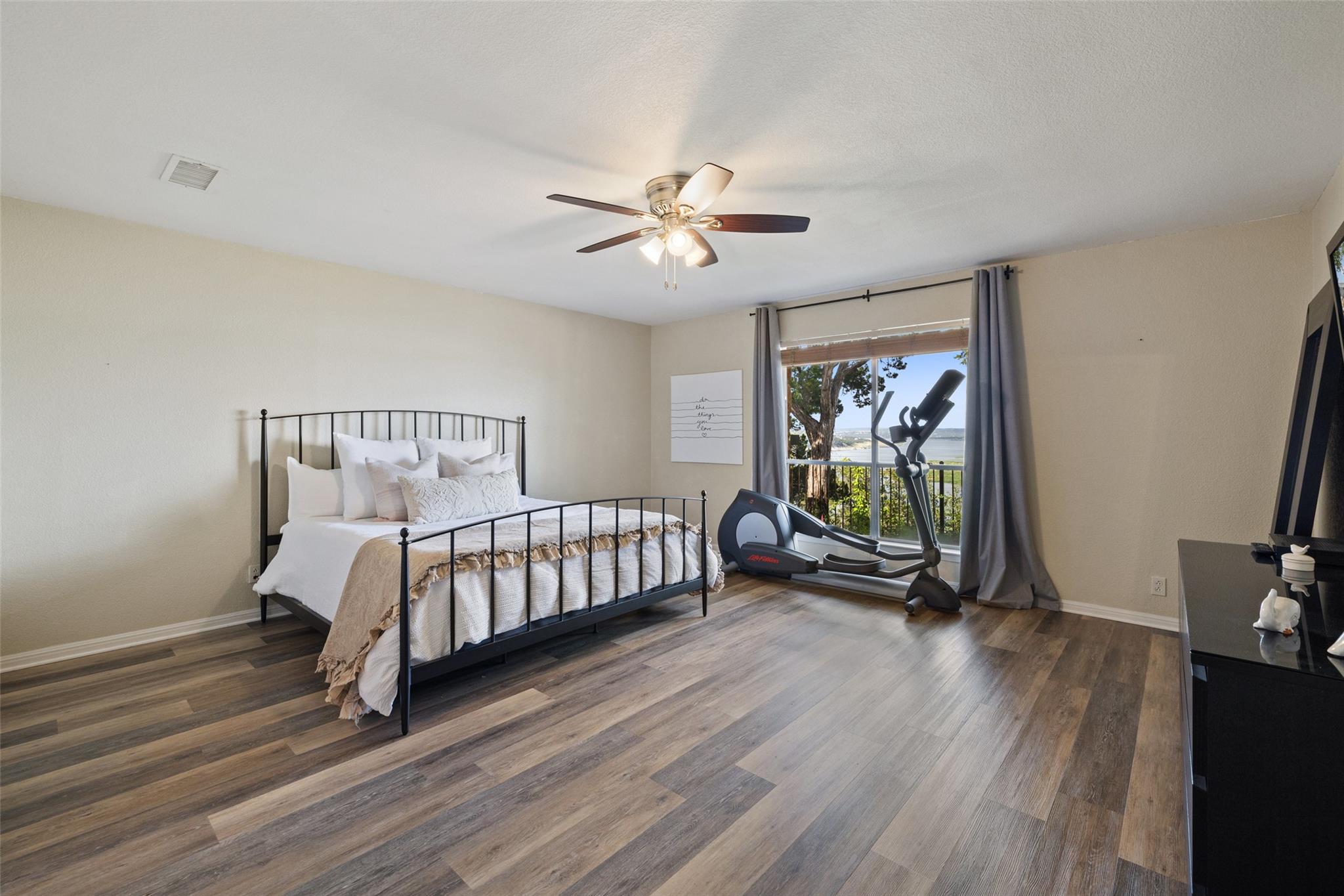 2918 Thurman Rd, Lago Vista, TX 78645