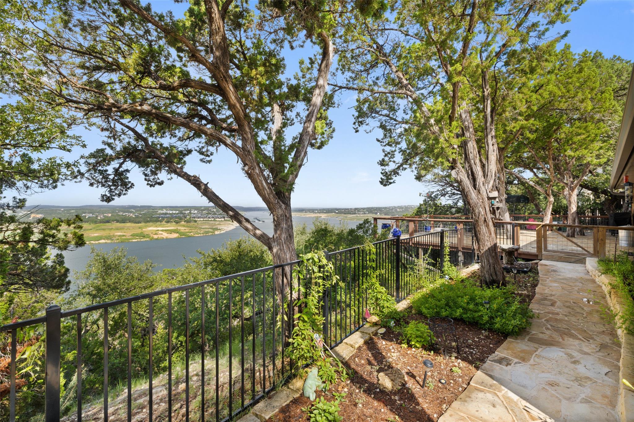 2918 Thurman Rd, Lago Vista, TX 78645