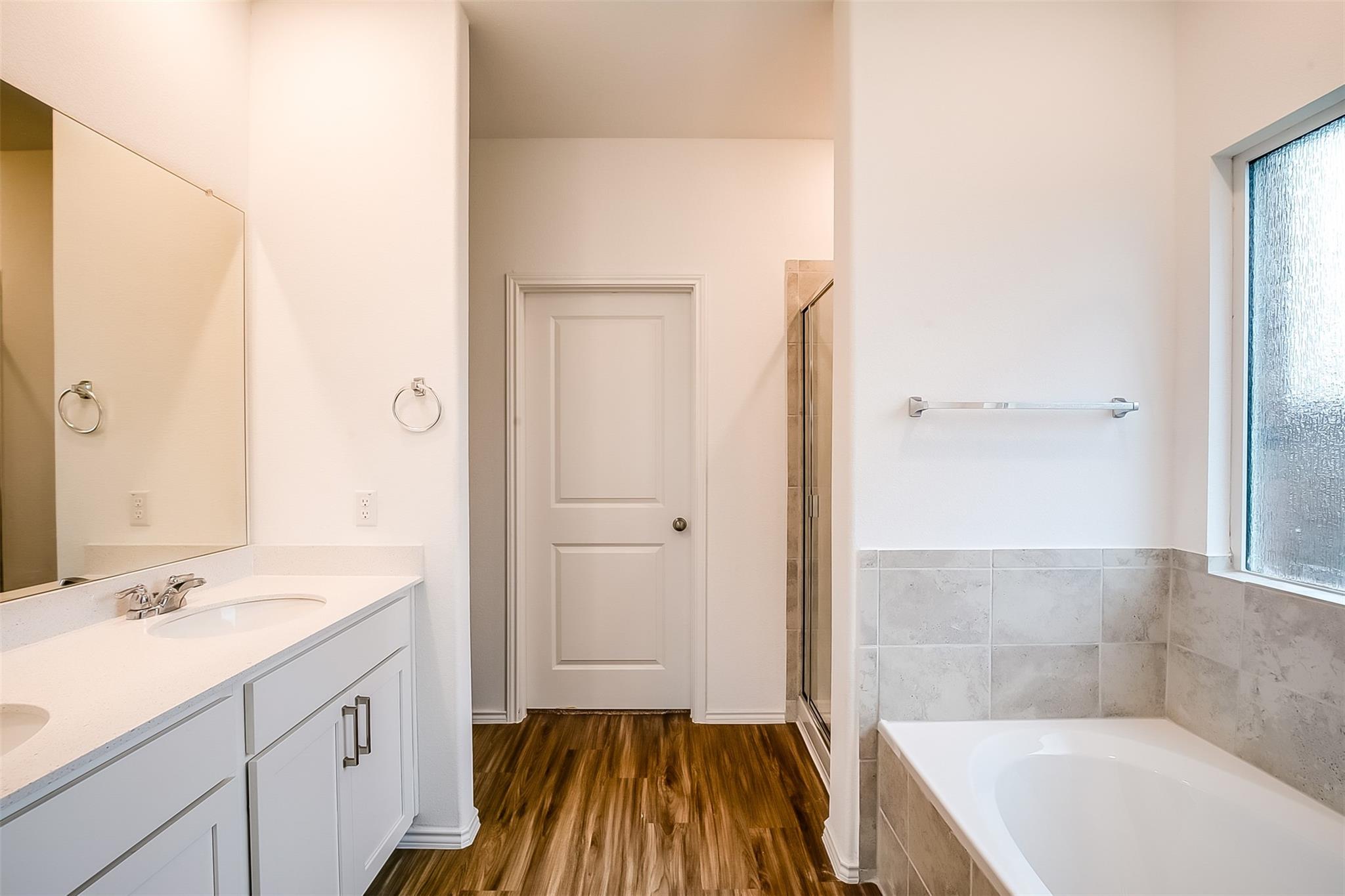 1024 Bluewood Bnd, Leander, TX 78641