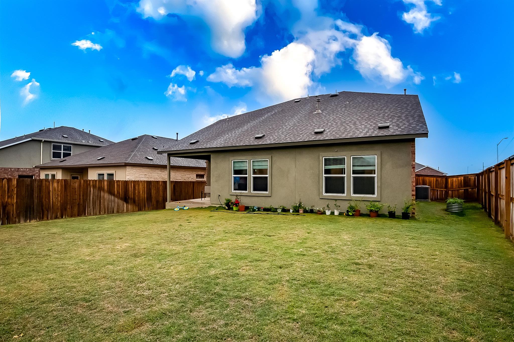 1024 Bluewood Bnd, Leander, TX 78641