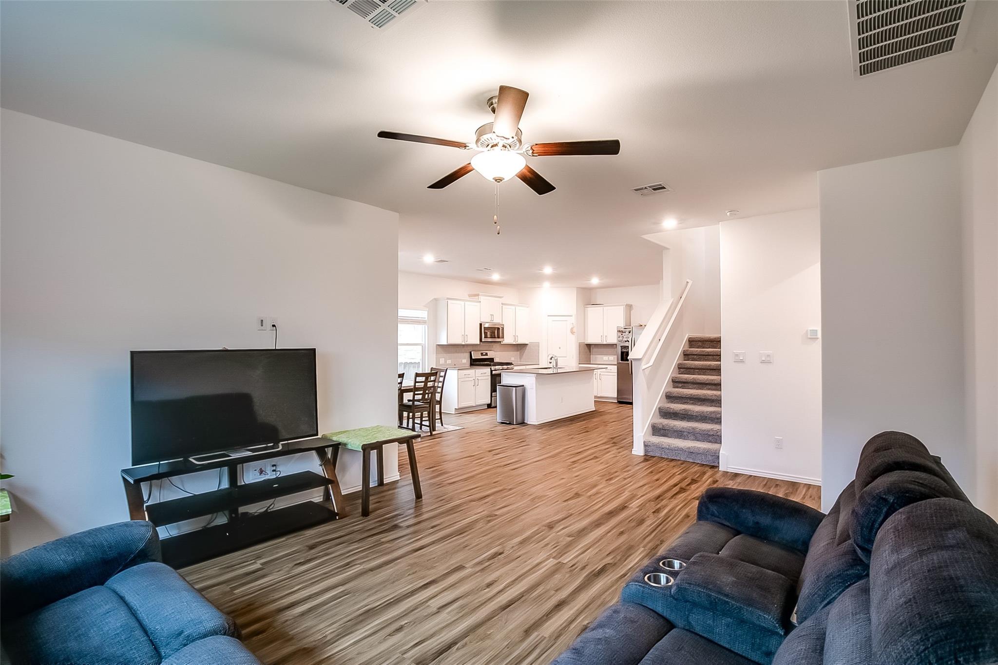 1024 Bluewood Bnd, Leander, TX 78641