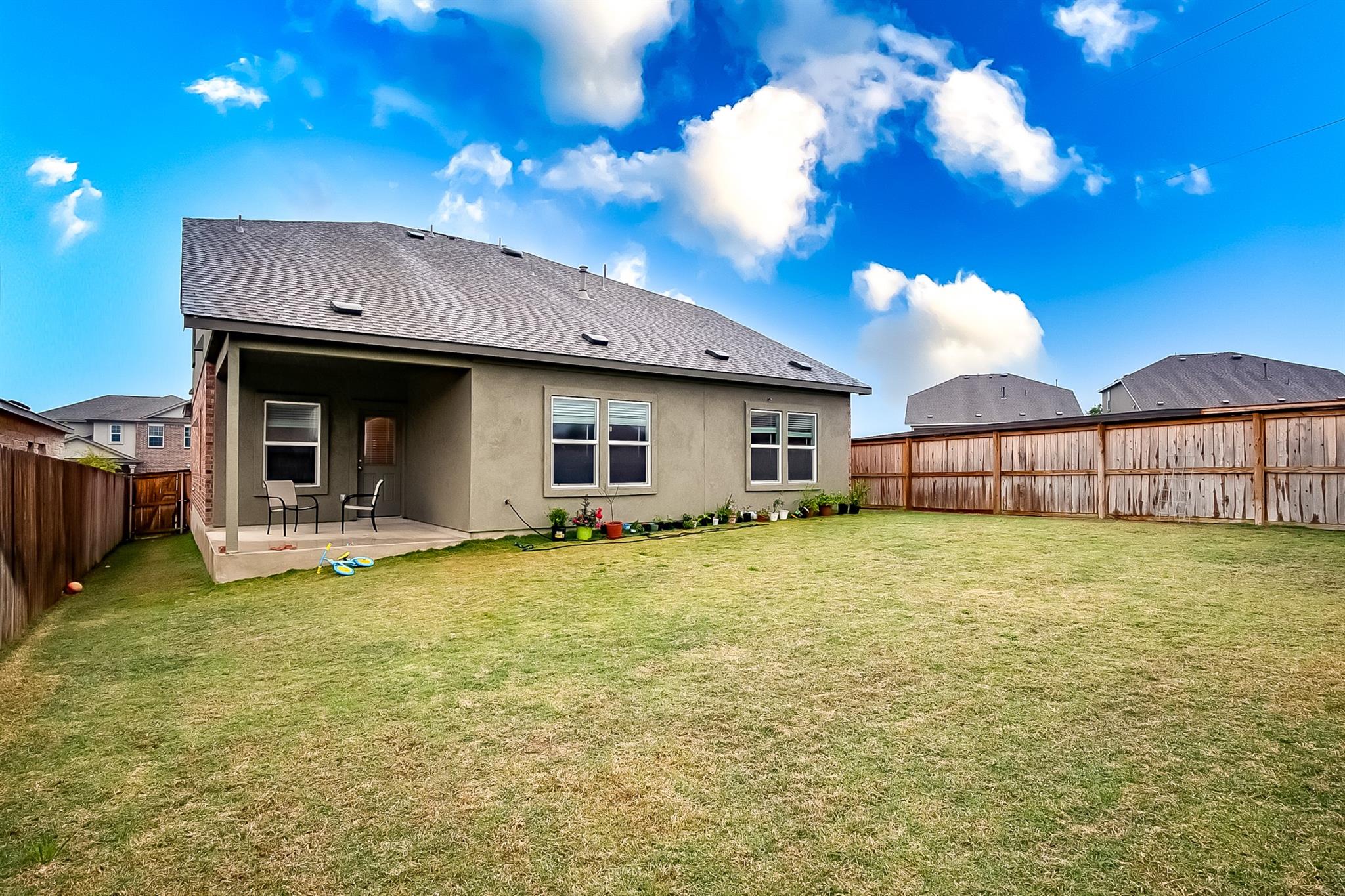 1024 Bluewood Bnd, Leander, TX 78641